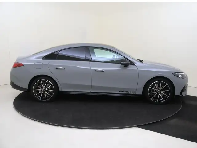 Mercedes-Benz Cla view 9