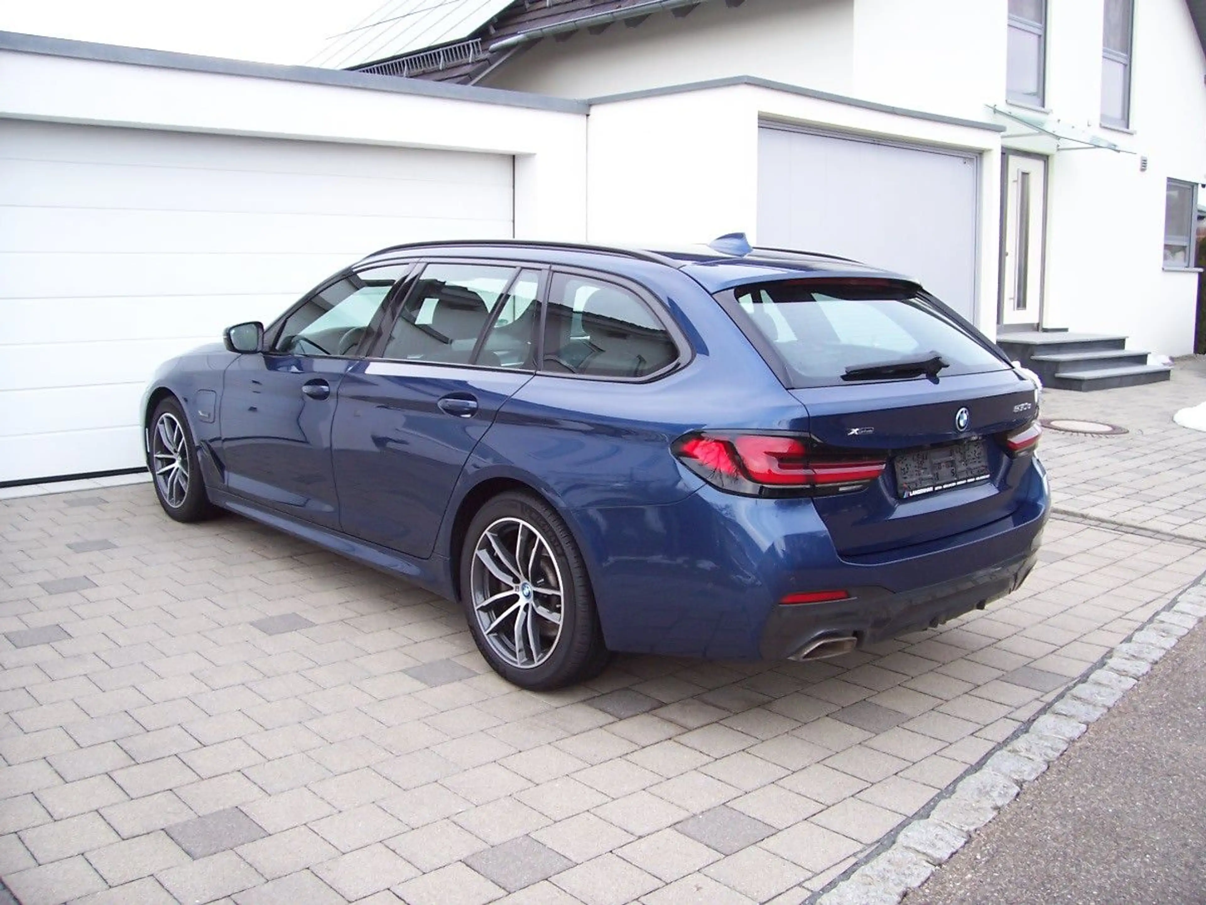 BMW 530 e xDrive M Sportpaket Head/ACC/Cam/AHK/Laser — photo 3