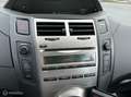 Toyota Yaris 1.3 VVTi Comfort Limited Gris - thumbnail 10