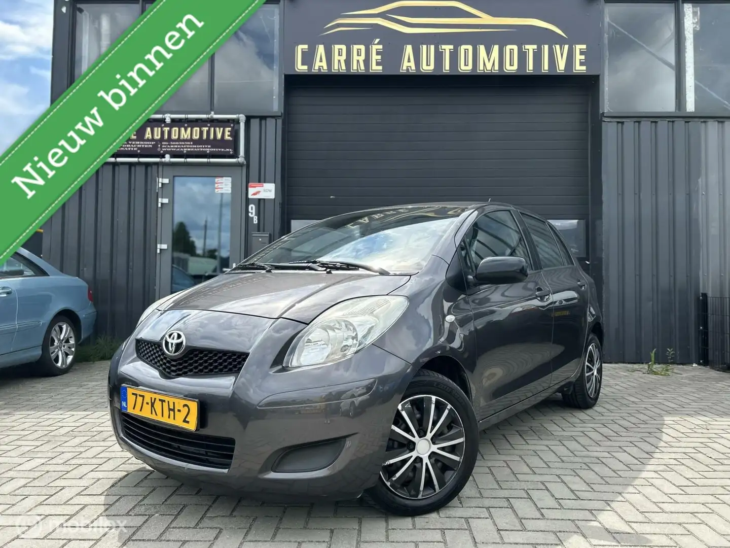 Toyota Yaris 1.3 VVTi Comfort Limited Gris - 1