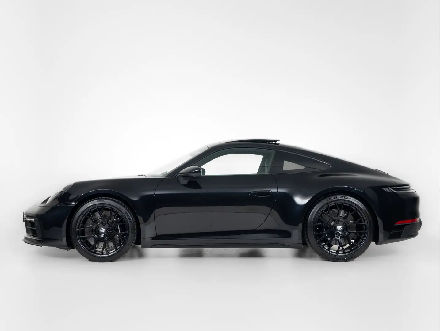 Porsche 992 Carrera 4 GTS Negro - 2