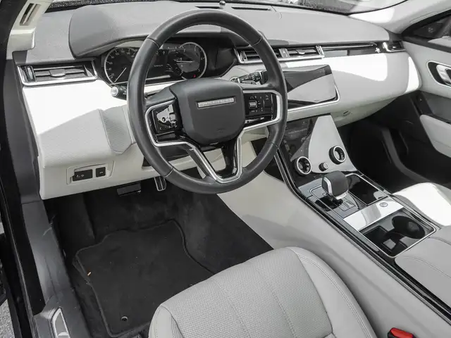 Land Rover Range Rover Velar view 10