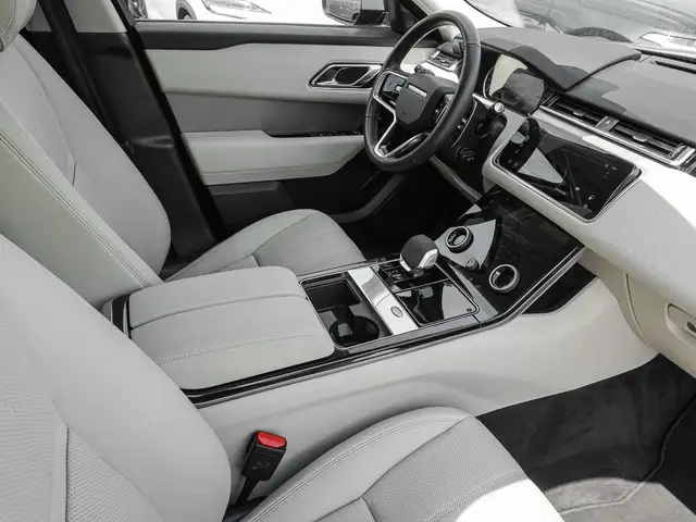 Land Rover Range Rover Velar view 9