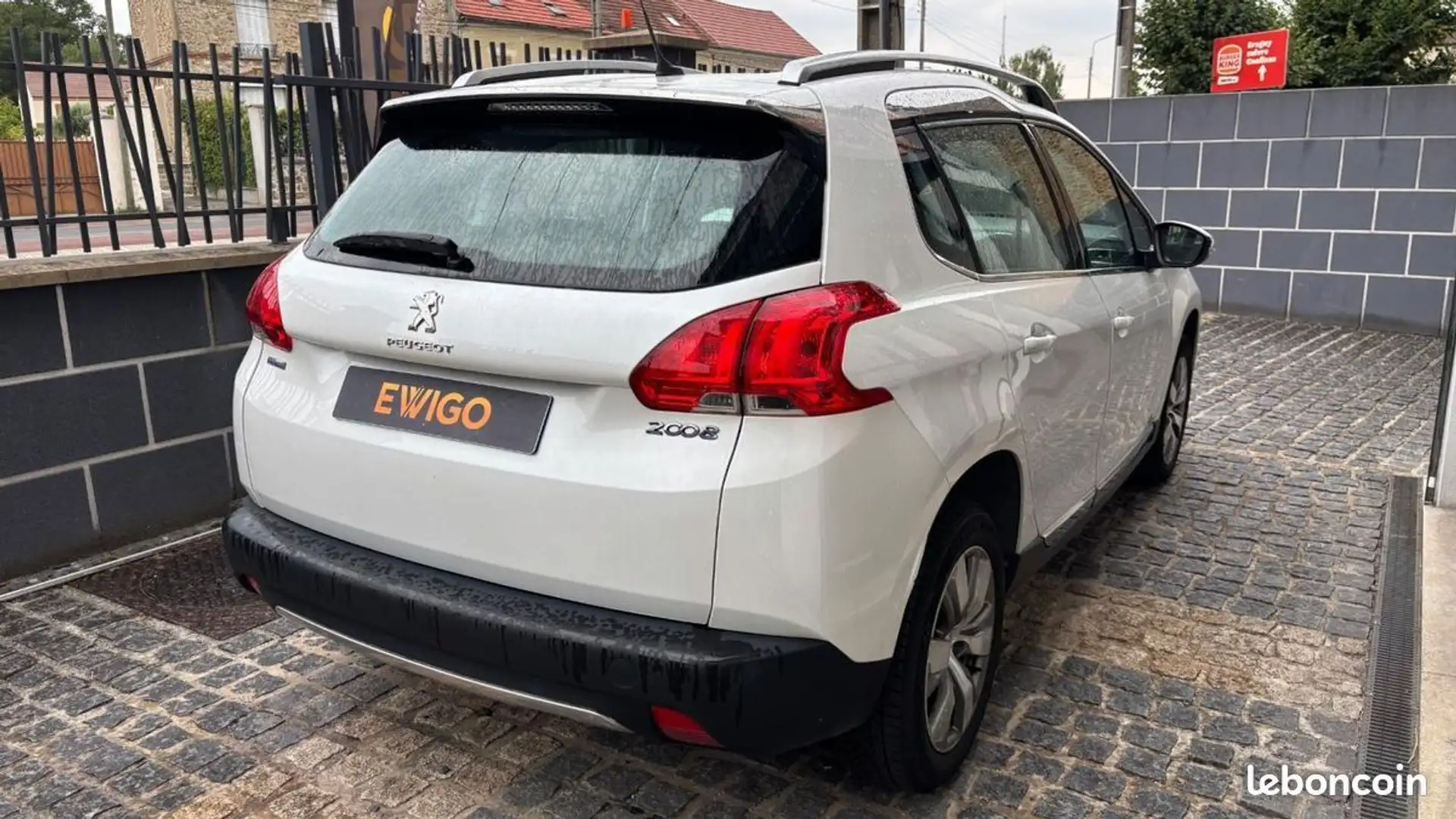 Peugeot 2008 1.2 PURETECH 110cv ALLURE S&S Courroie à prévoir Wit - 2