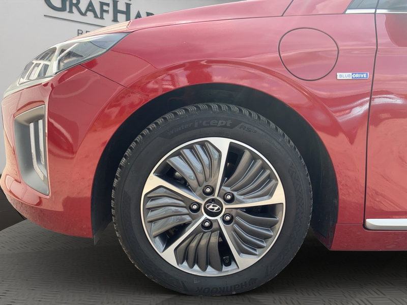 Hyundai IONIQ 1.6 GDI Plug-In Hybrid Style / Kamera / PDC — photo 3