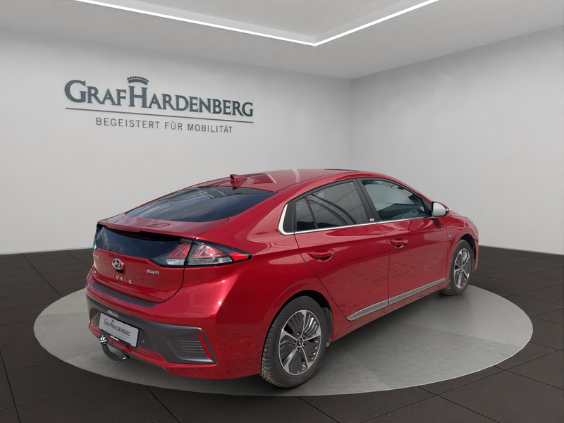 Hyundai IONIQ 1.6 GDI Plug-In Hybrid Style / Kamera / PDC — photo 6