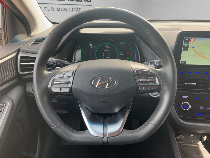 Hyundai IONIQ 1.6 GDI Plug-In Hybrid Style / Kamera / PDC — photo 12