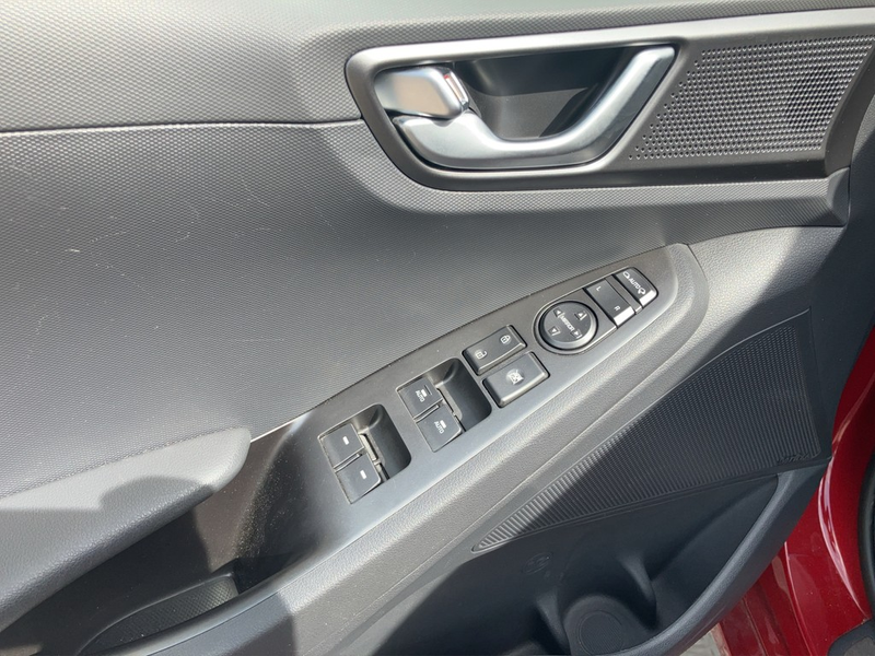 Hyundai IONIQ 1.6 GDI Plug-In Hybrid Style / Kamera / PDC — photo 10