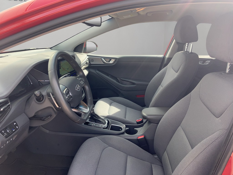 Hyundai IONIQ 1.6 GDI Plug-In Hybrid Style / Kamera / PDC — photo 11