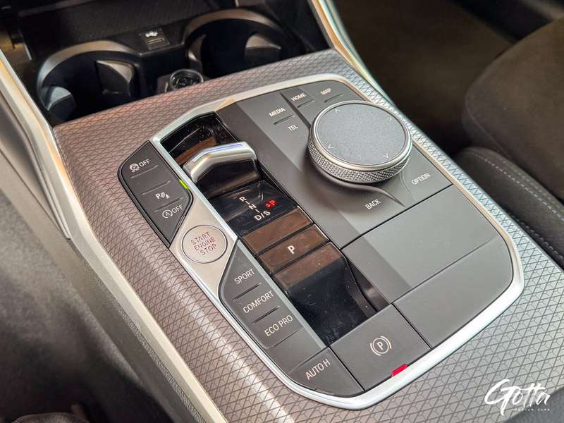 Photo du véhicule BMW 320