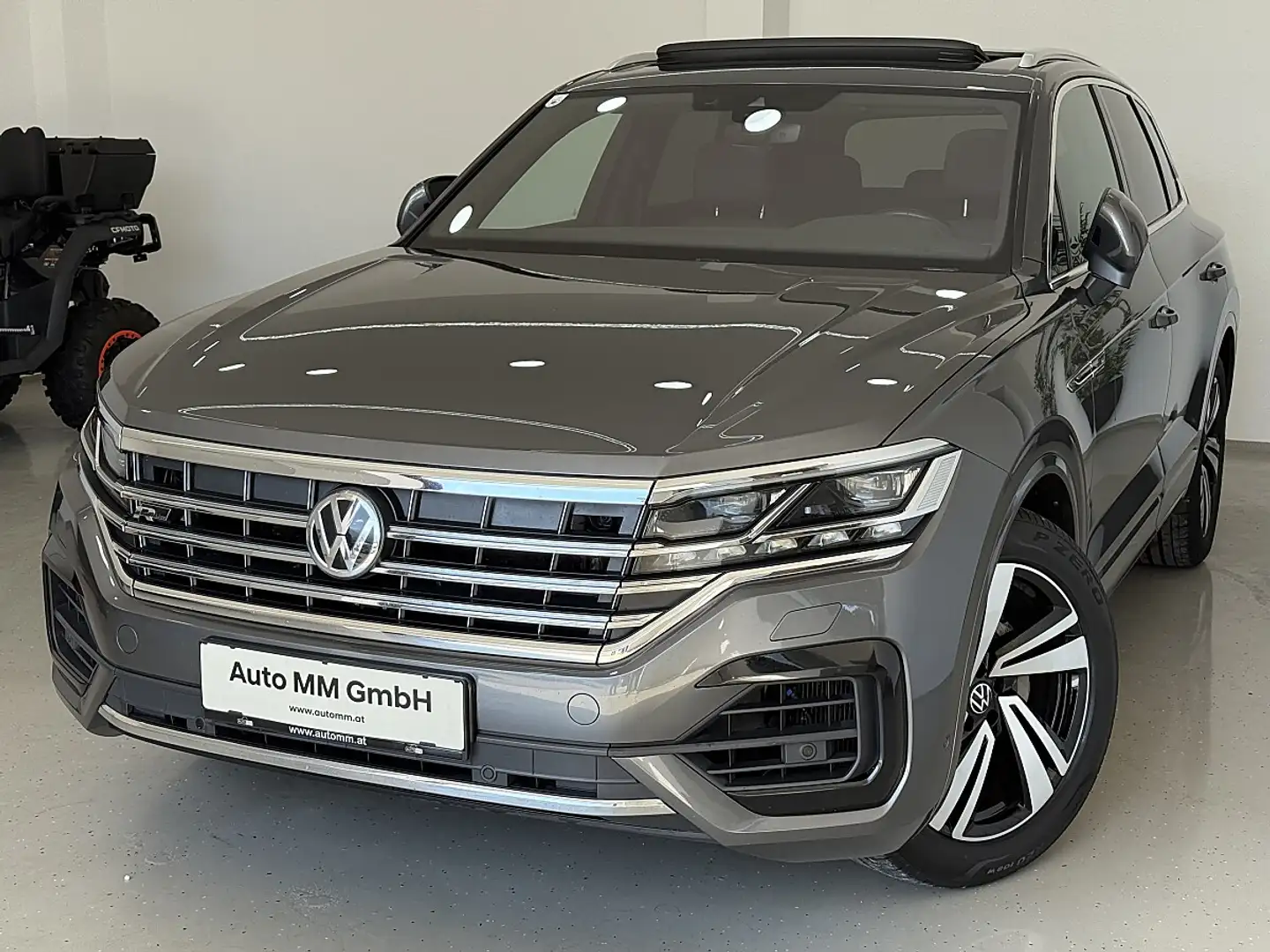 Volkswagen Touareg 4Motion V6 TDI SCR R-Line Aut. Panorama AHK Grau - 1