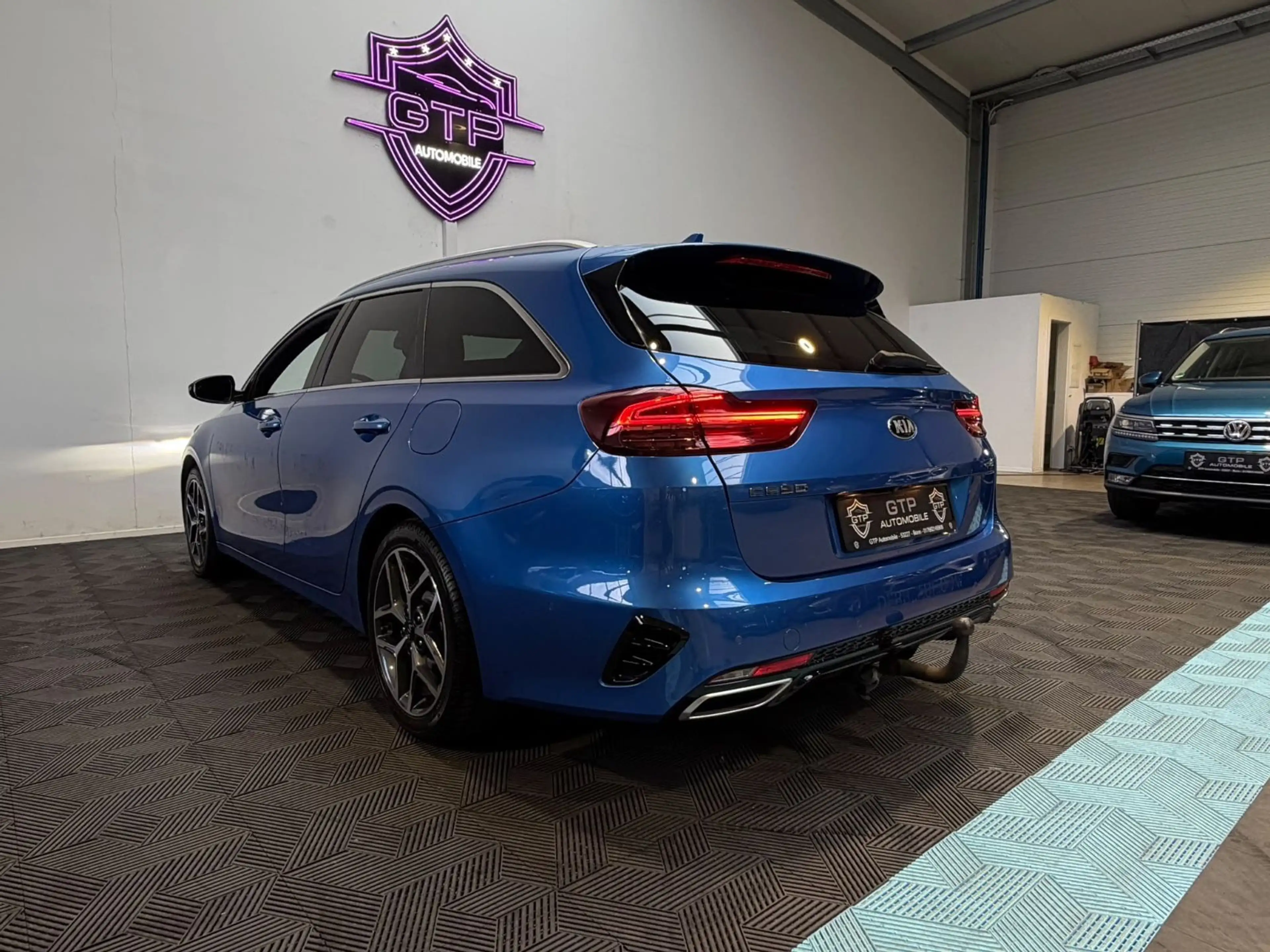Kia Ceed / cee'd *Digi*TOT*AHK*LED*JBL*ACC*R.KAM* — photo 11