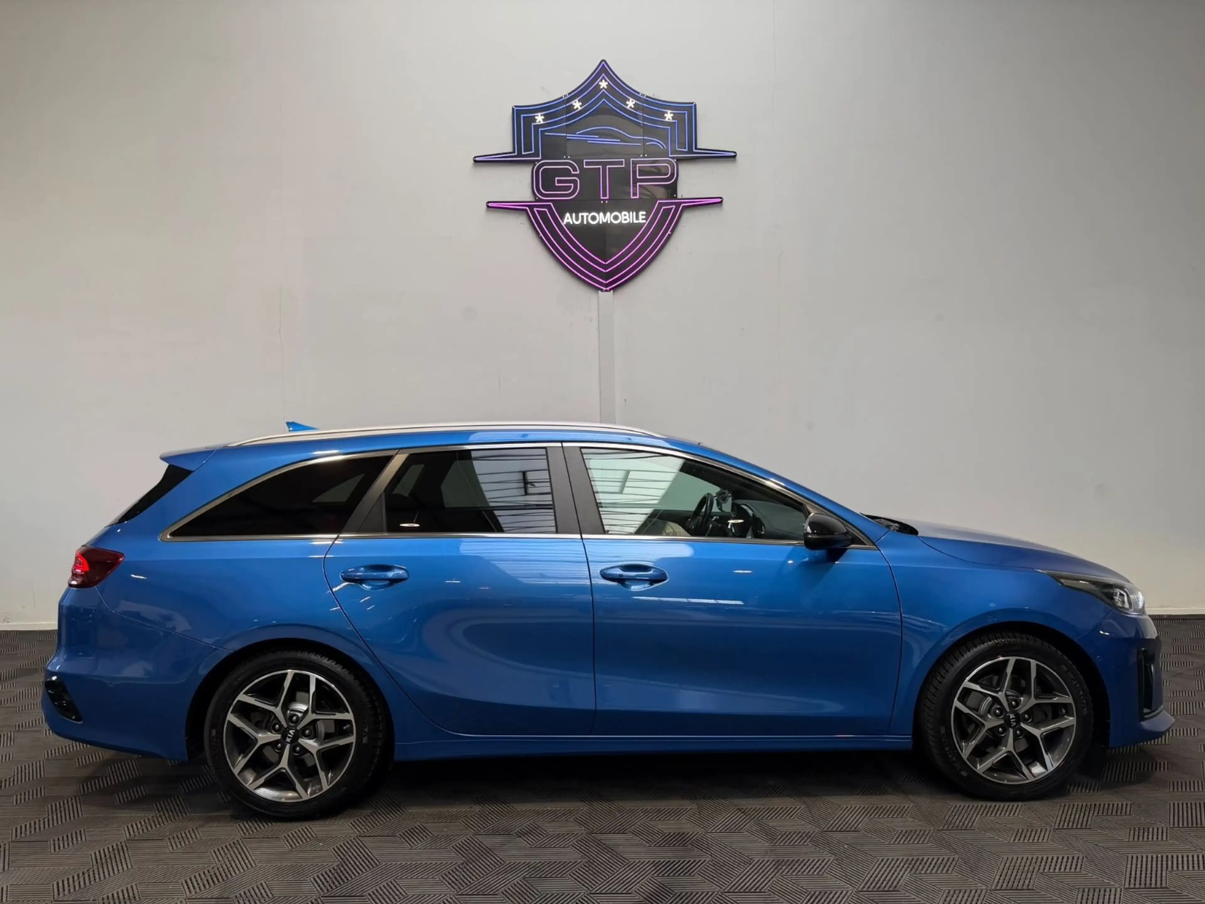Kia Ceed / cee'd *Digi*TOT*AHK*LED*JBL*ACC*R.KAM* — photo 4