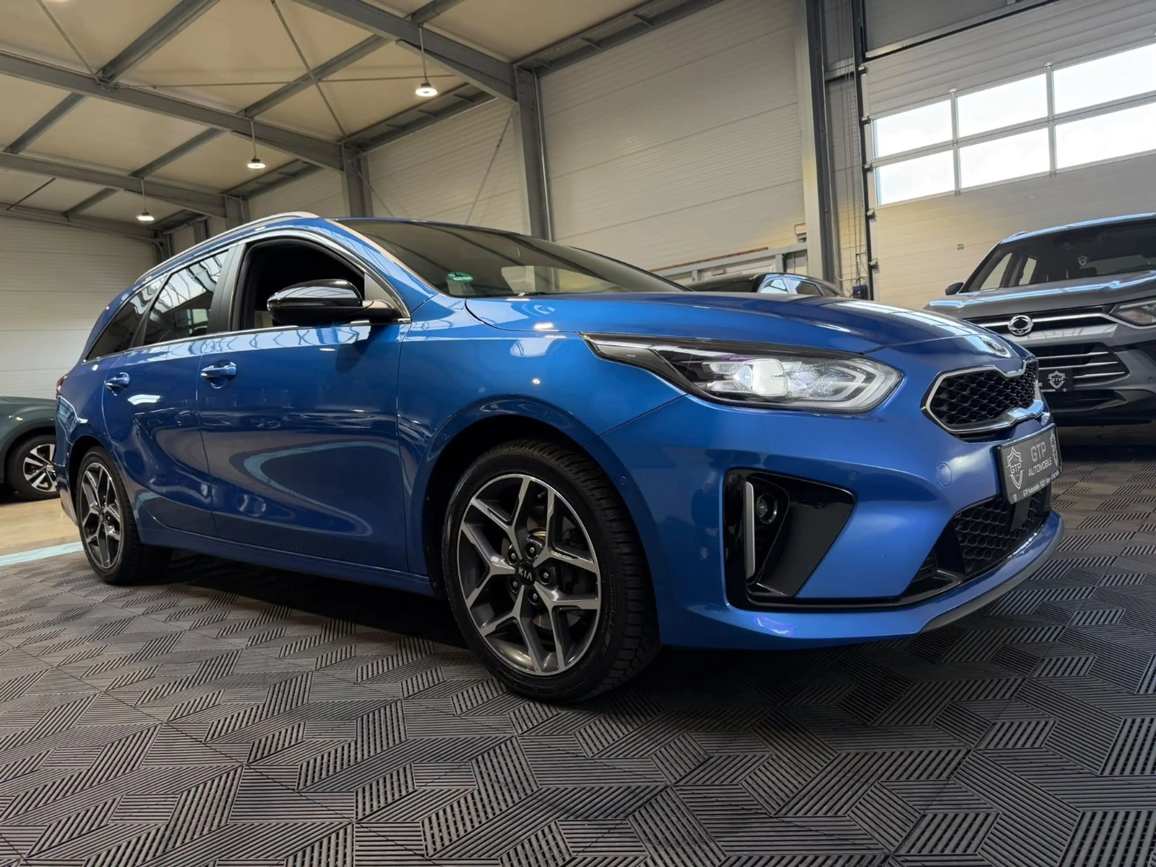 Kia Ceed / cee'd *Digi*TOT*AHK*LED*JBL*ACC*R.KAM* — photo 9