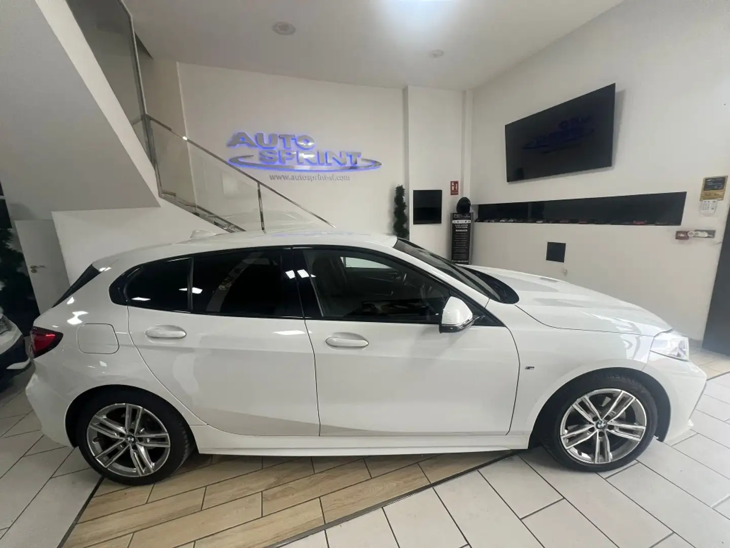 BMW 118 118dA M Sport Weiß - 2