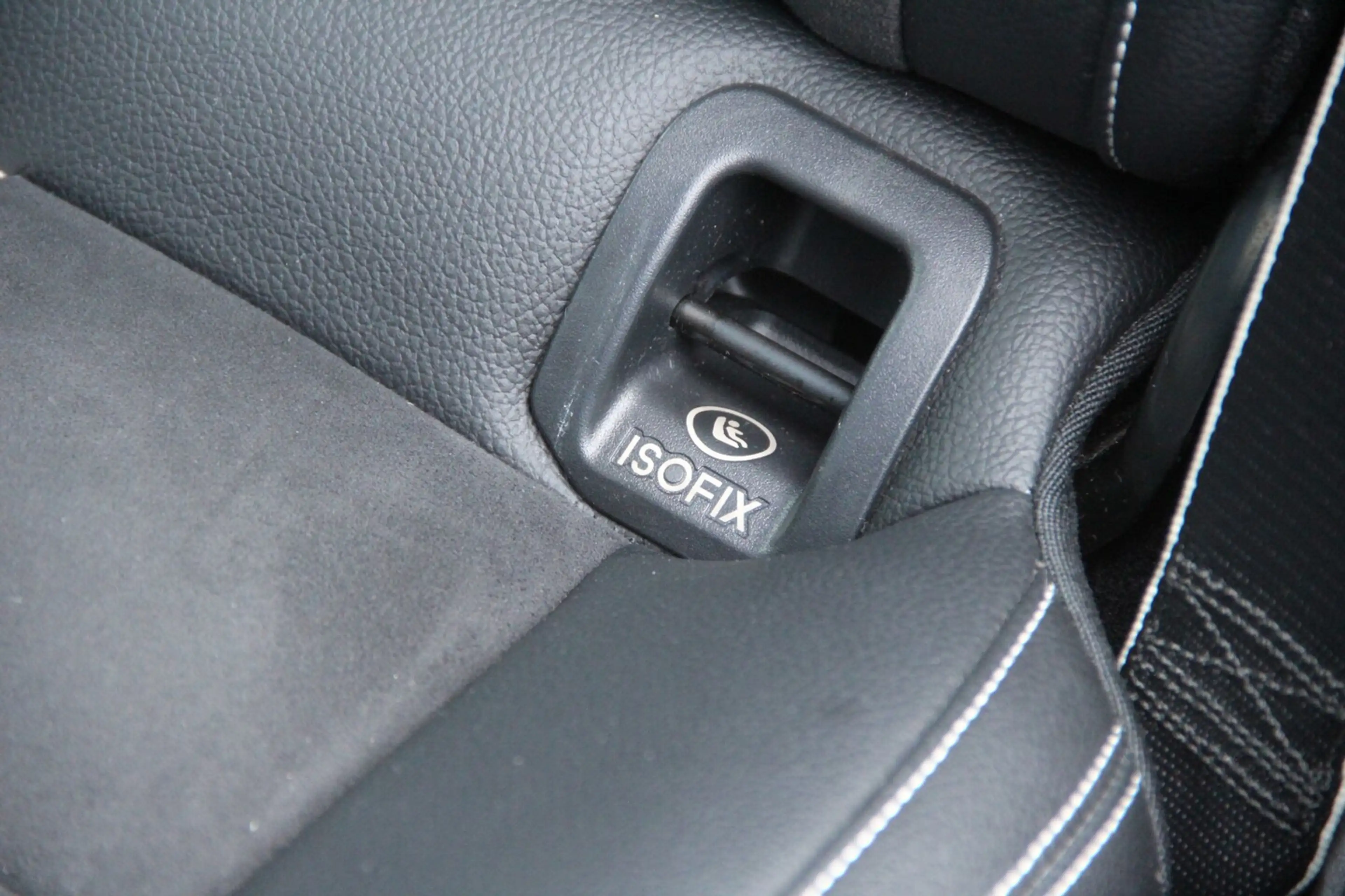 Mercedes-Benz GLA 220 4MATIC AMG Line | Navi | Dodehoekassist | LED | El — photo 24