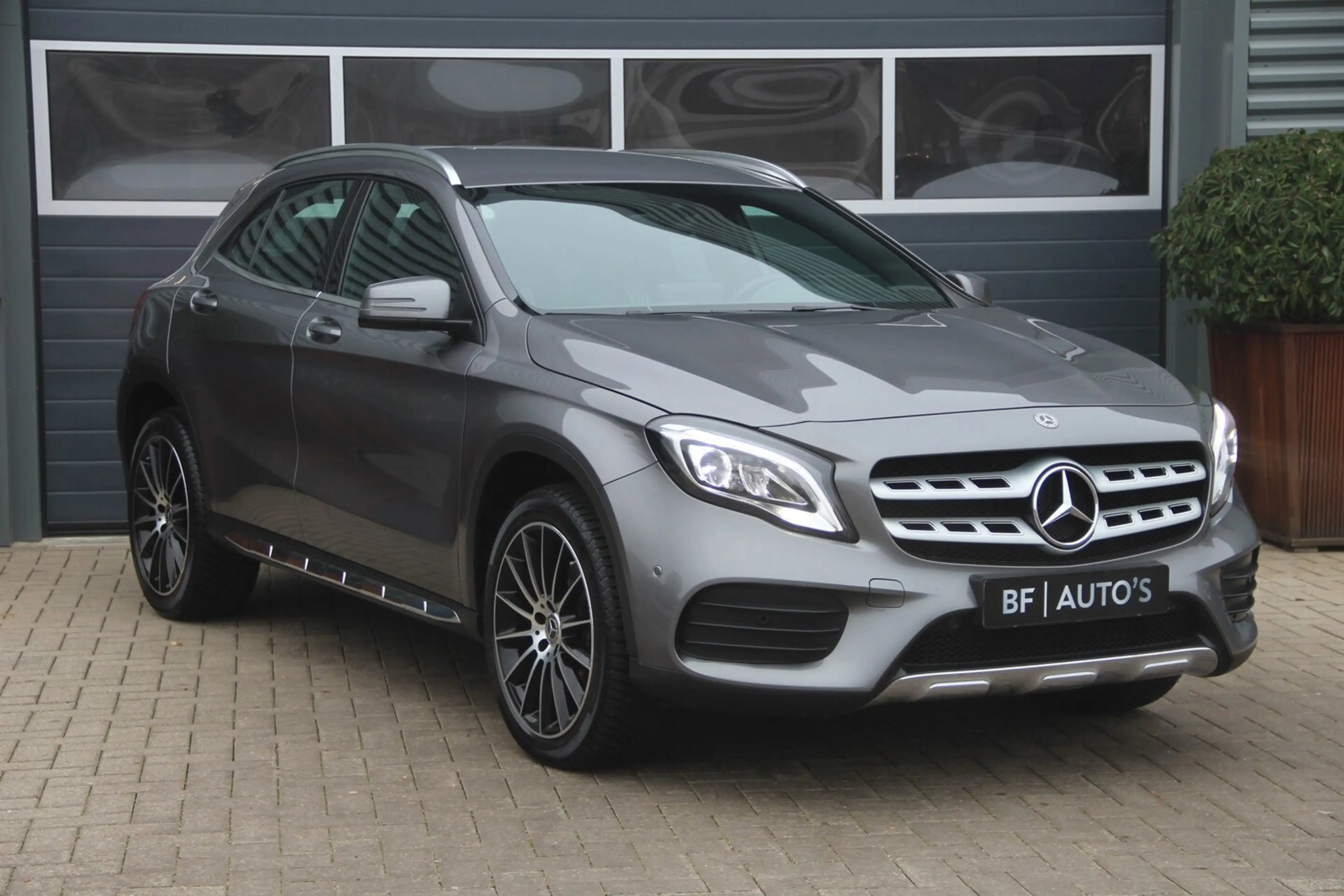 Mercedes-Benz GLA 220 4MATIC AMG Line | Navi | Dodehoekassist | LED | El — photo 25