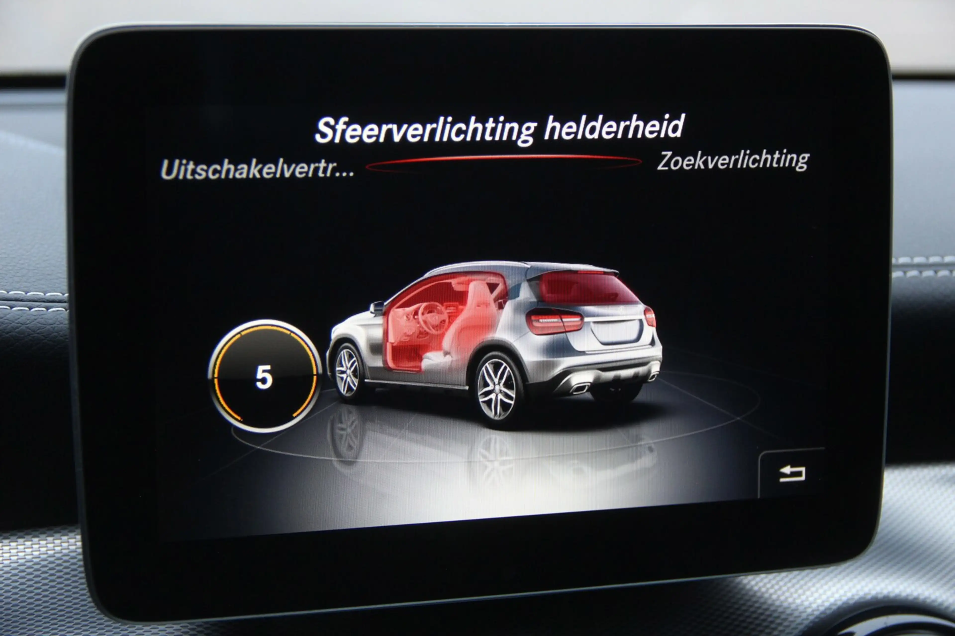 Mercedes-Benz GLA 220 4MATIC AMG Line | Navi | Dodehoekassist | LED | El — photo 16