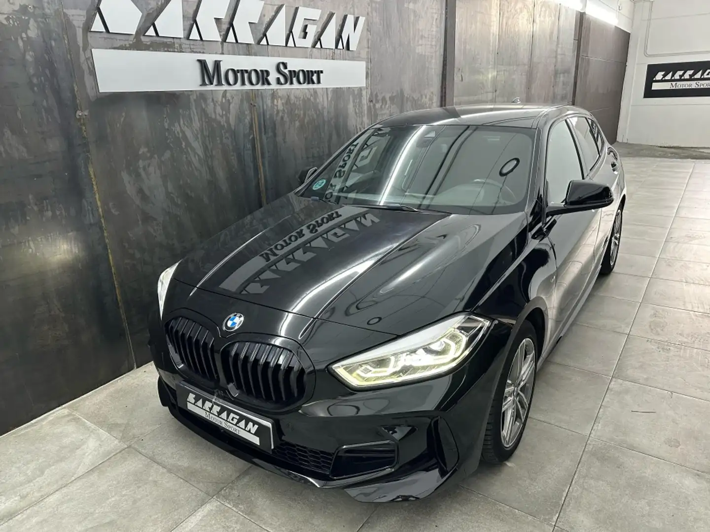 BMW 118 118dA Noir - 1