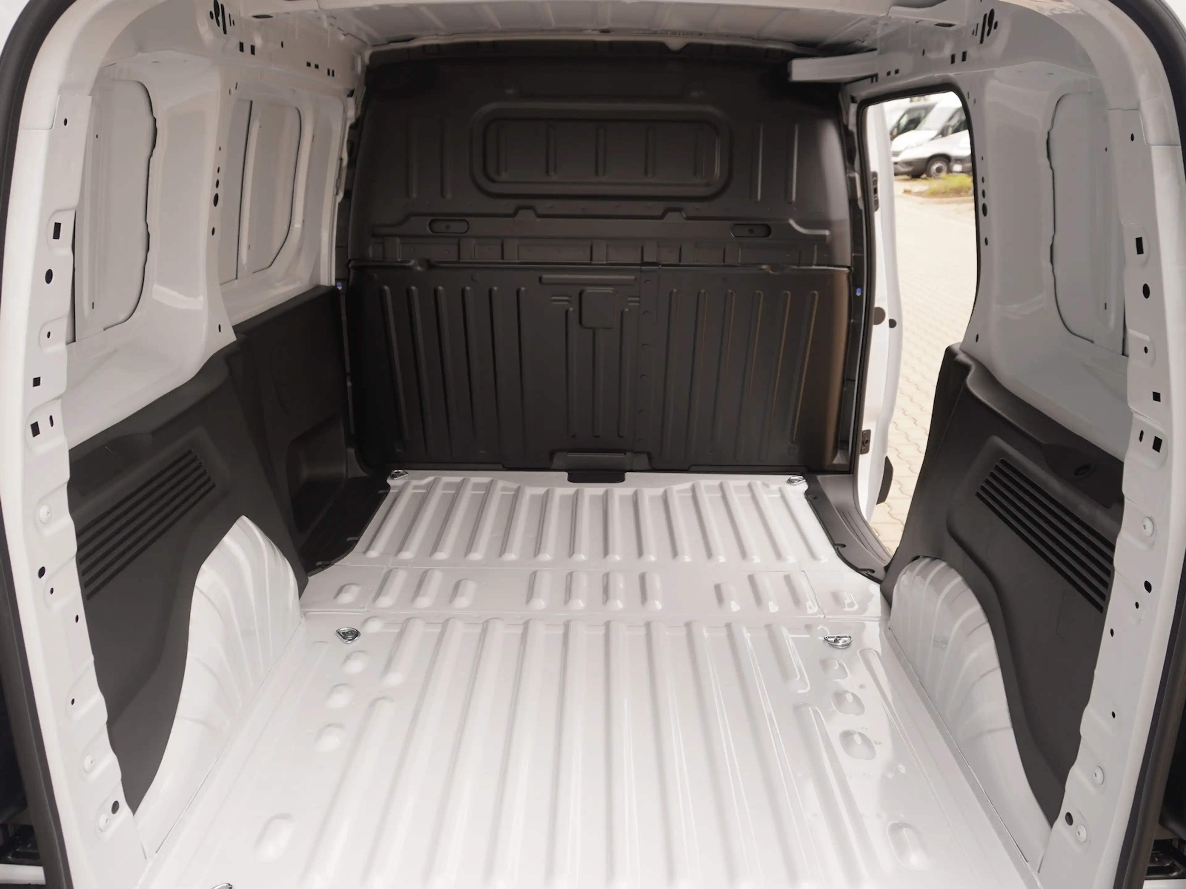 Fiat E-Doblo L1 50 kW/h / Wärmepumpe — photo 6