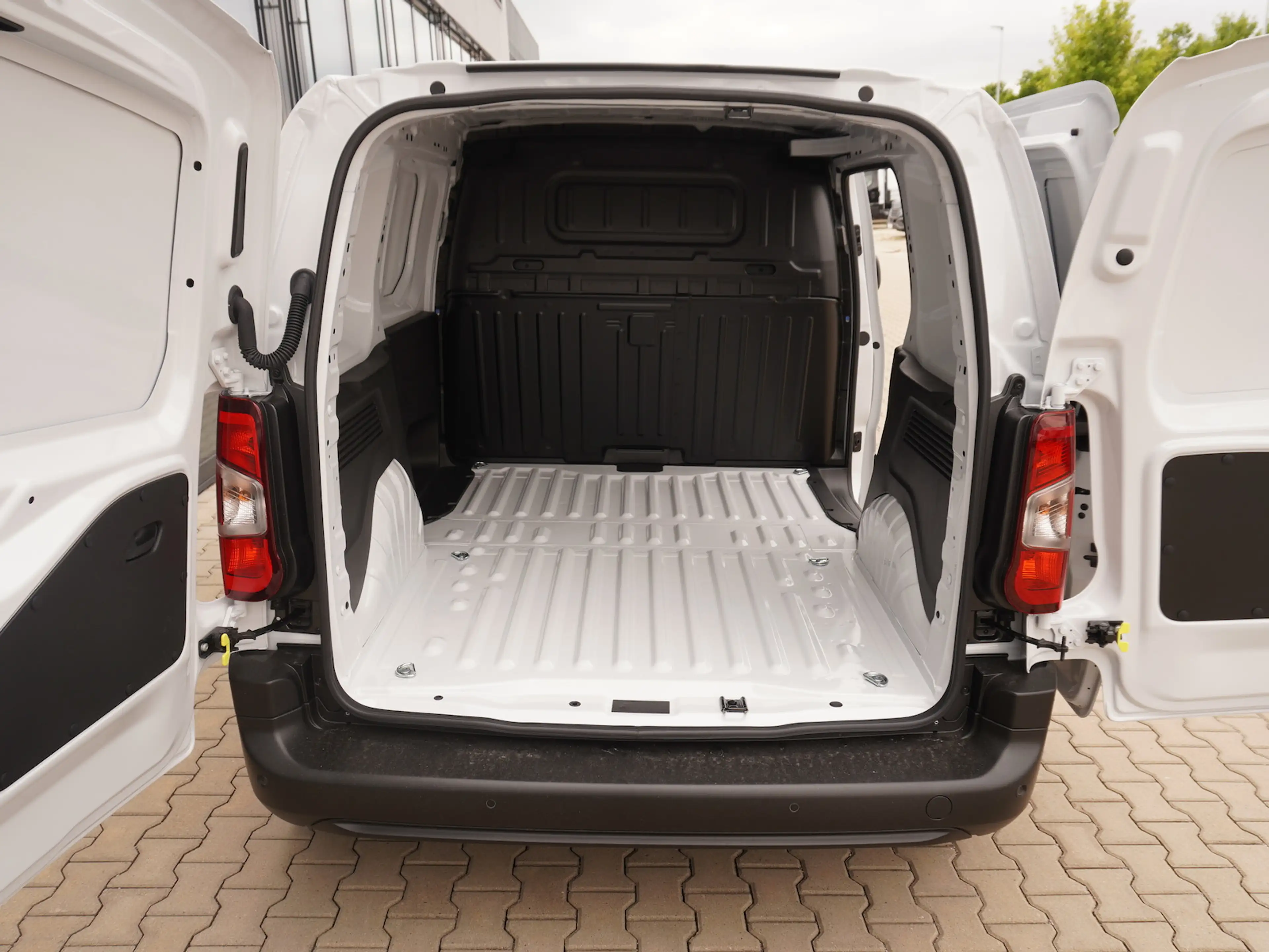 Fiat E-Doblo L1 50 kW/h / Wärmepumpe — photo 5