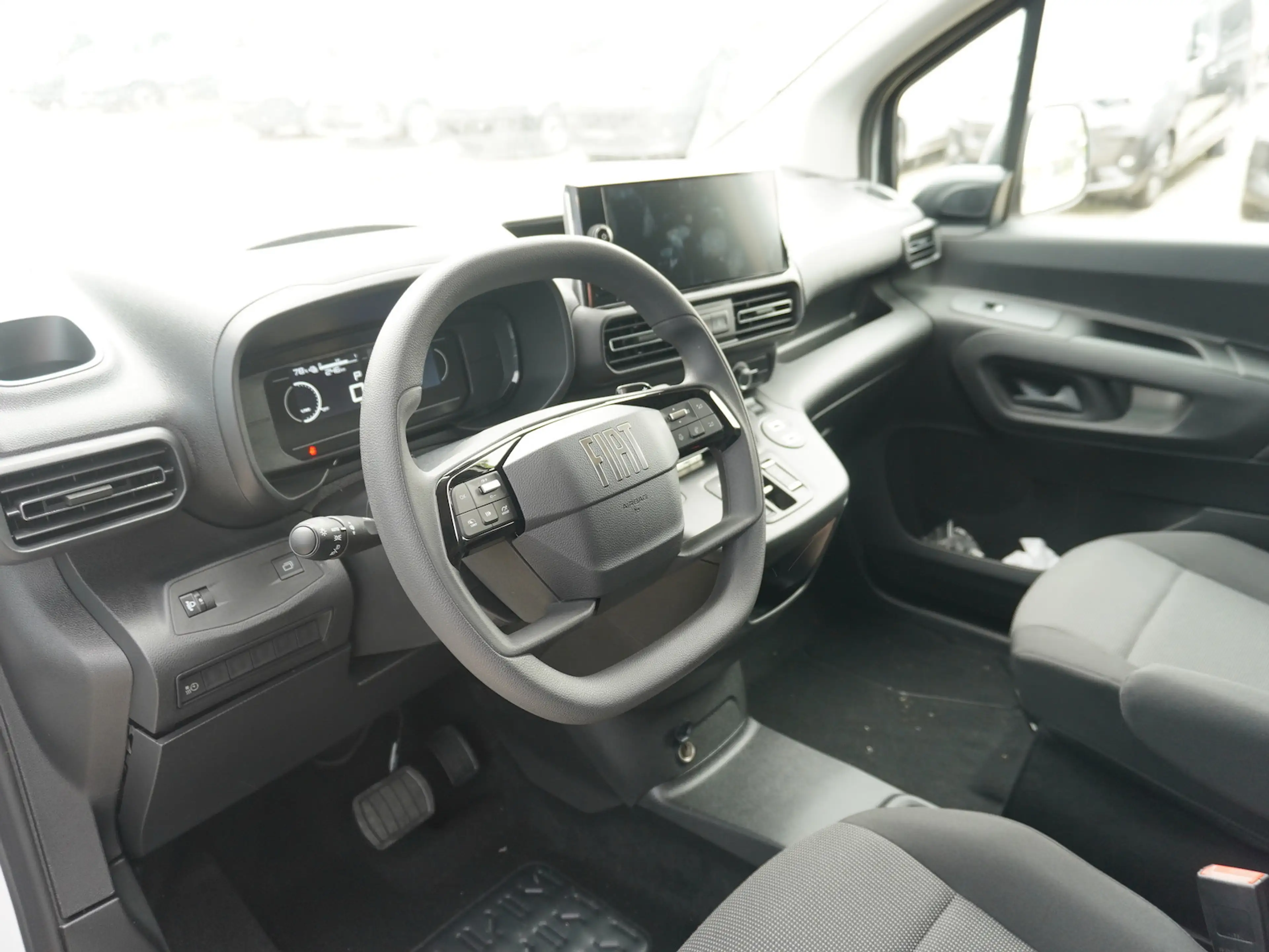 Fiat E-Doblo L1 50 kW/h / Wärmepumpe — photo 11