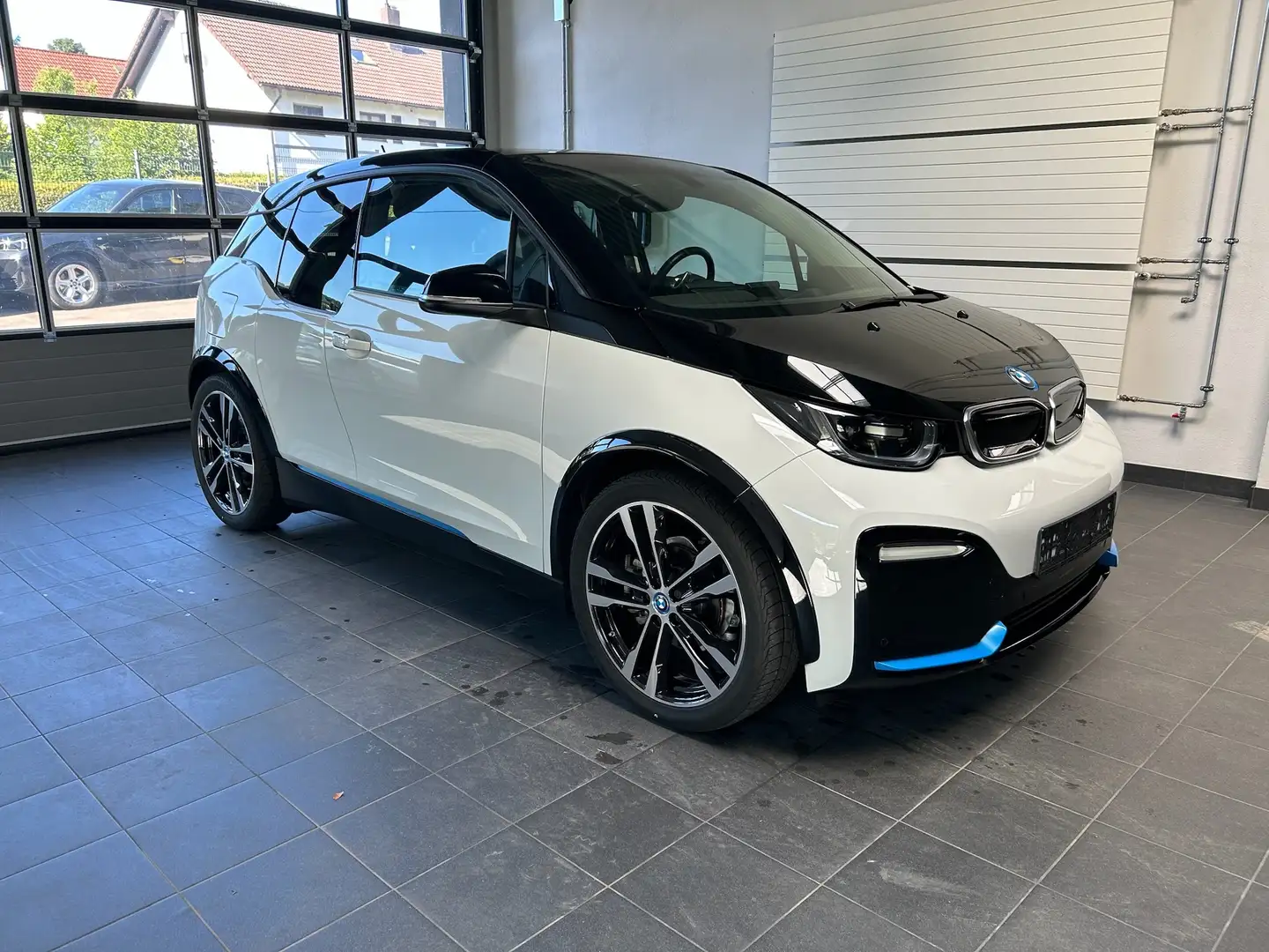 BMW i3 s Leder_Navi_Harman Kardon_Kamera_Keyless_SSV Weiß - 2