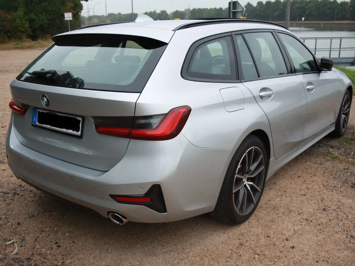 BMW 330 330i Touring Aut. Sport Line Silber - 2