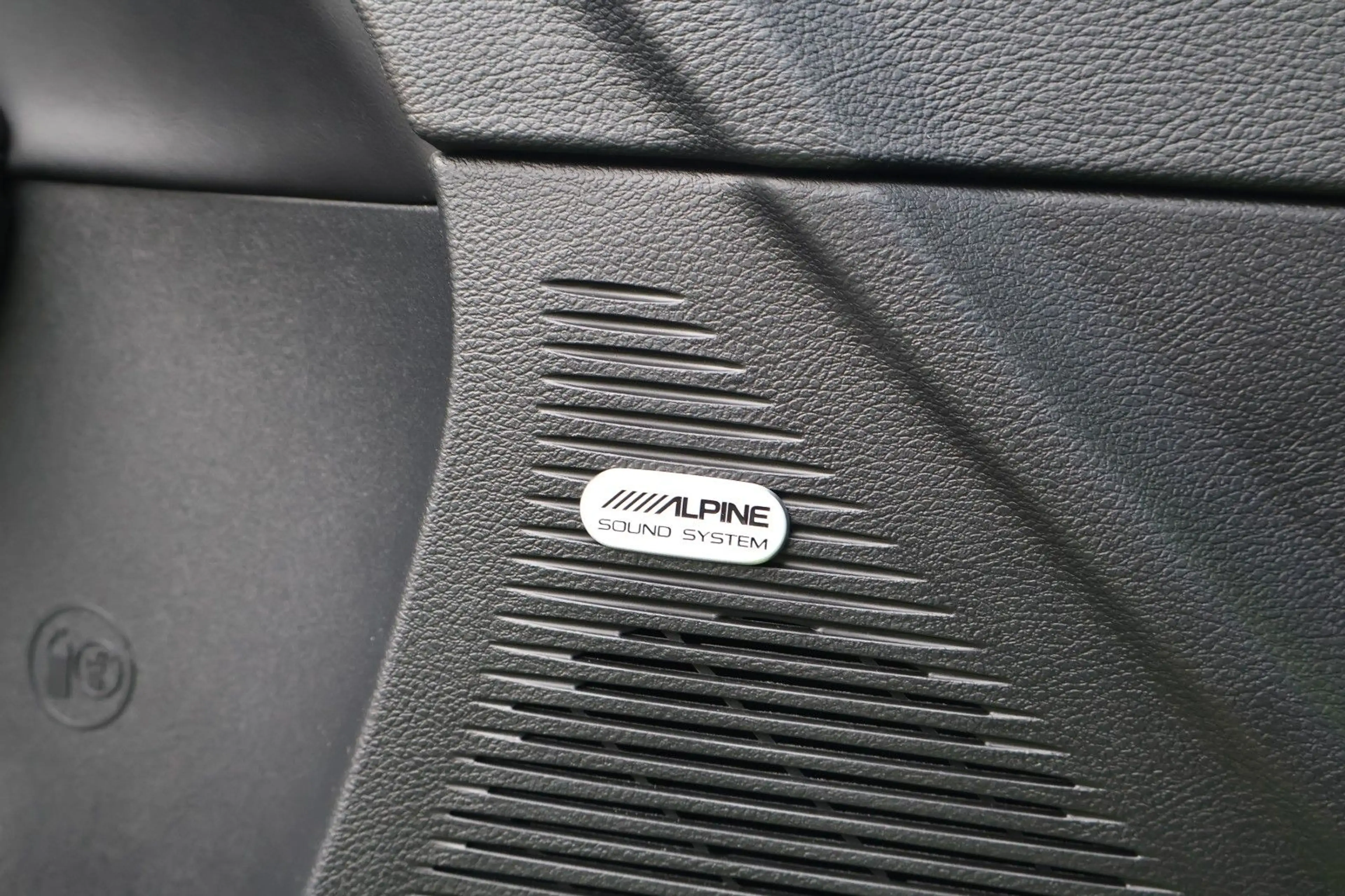 Dodge Challenger 3.6L SXT /ALPINE/RÜCKFAHRKAMERA/PDC — photo 8