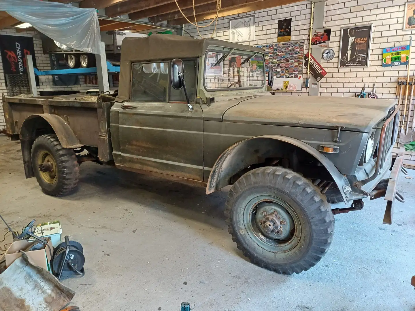 Jeep Wagoneer jeep kaiser M715 us army Vietnam troop wagoneer - 1