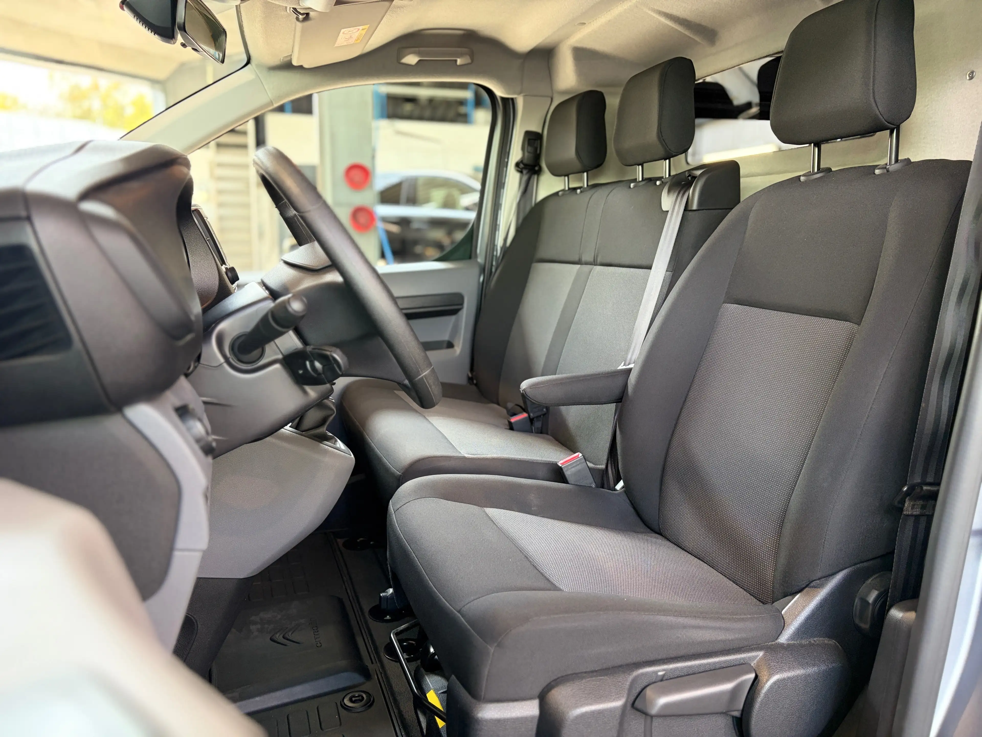 Citroen Jumpy 2.0 HDi — photo 7