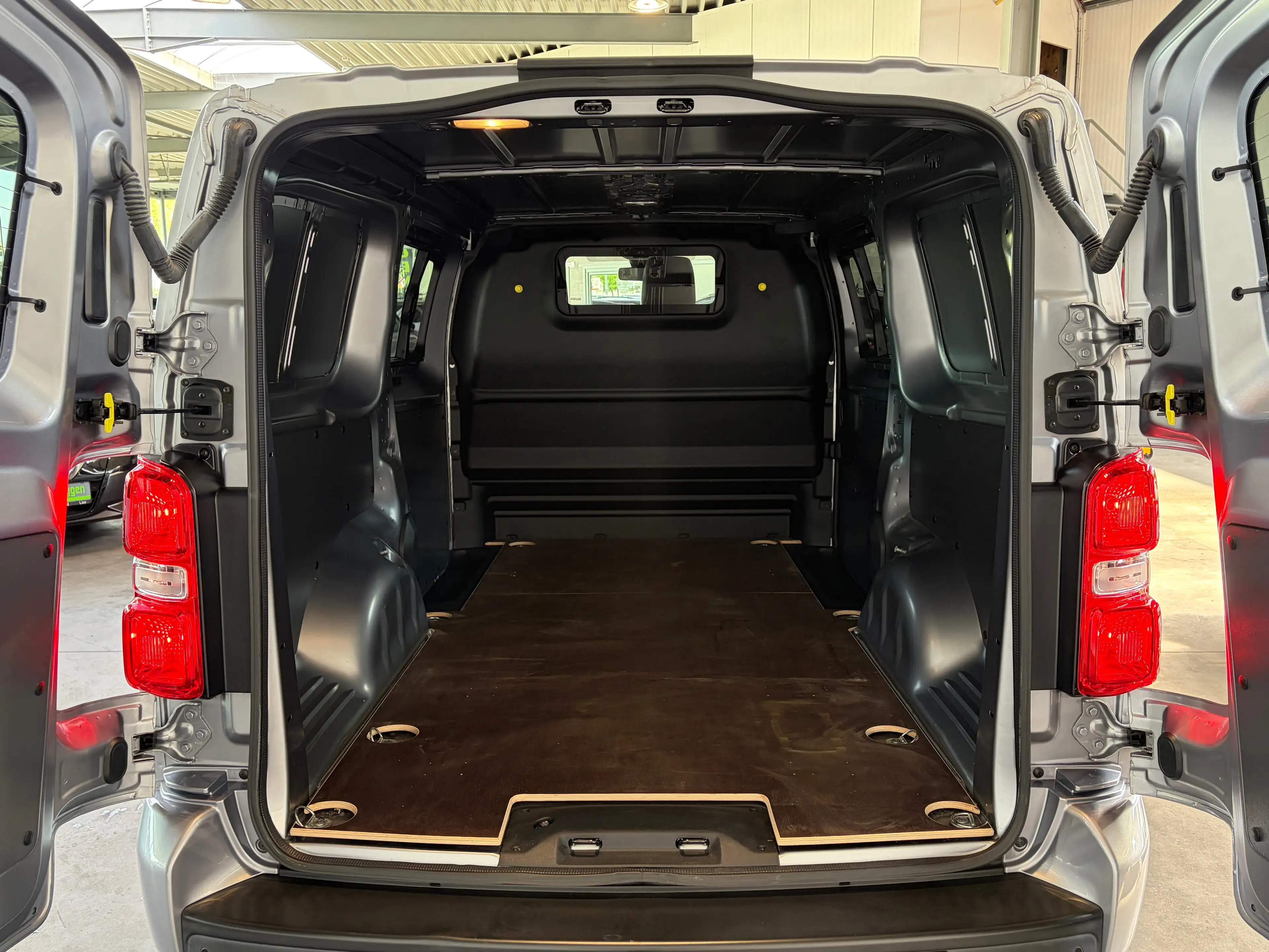 Citroen Jumpy 2.0 HDi — photo 5