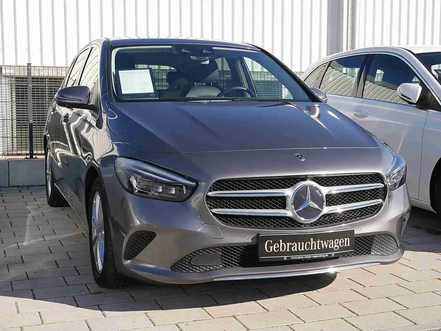 Mercedes-Benz B 200 PROGRESSIVE+AHK+360°+MULTIBEAM+TOTWINKEL++ Grau - 2