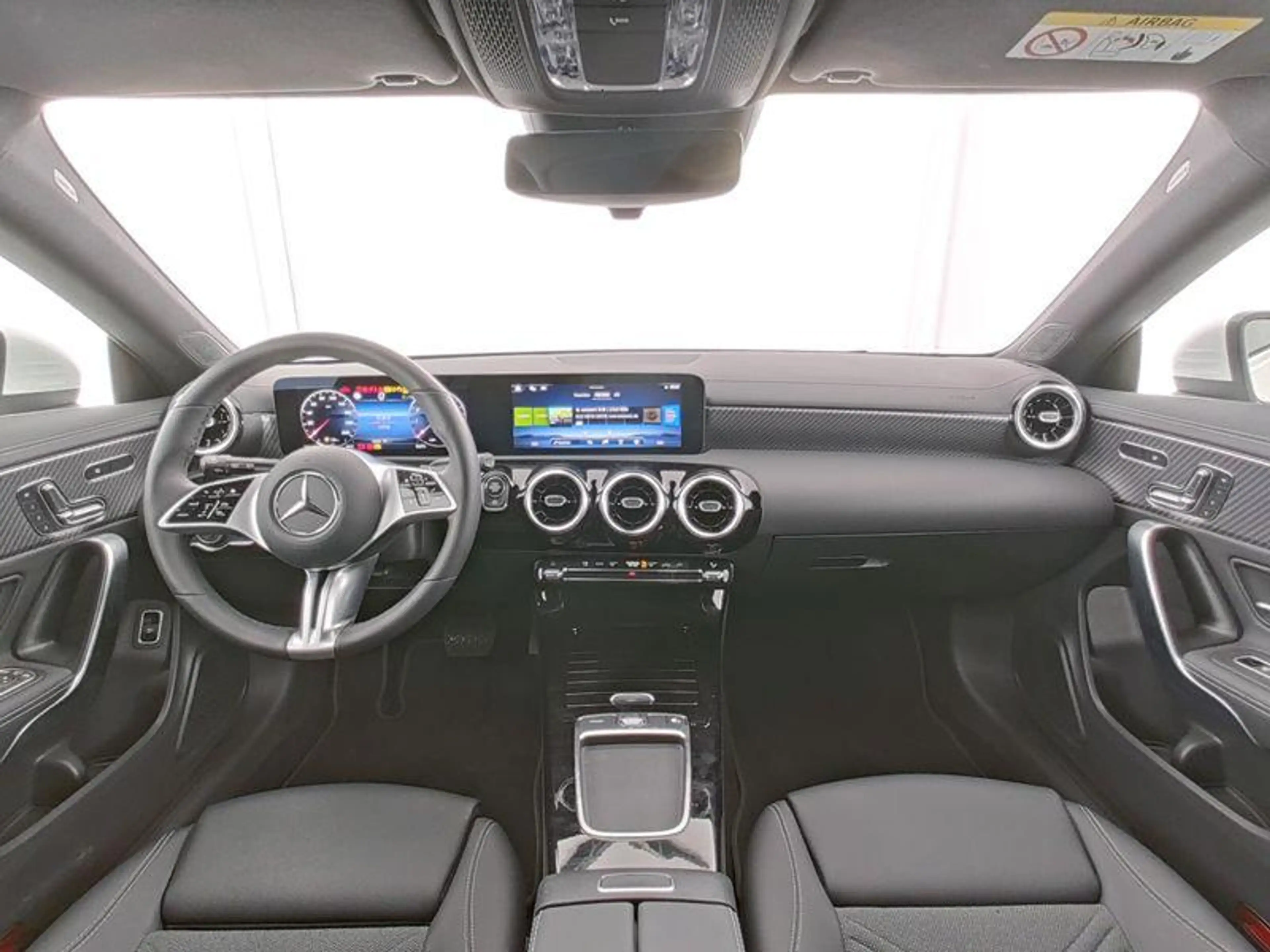 Mercedes-Benz CLA 180 Shooting Brake Luxury Line | Memory Zetels | 360° — photo 6