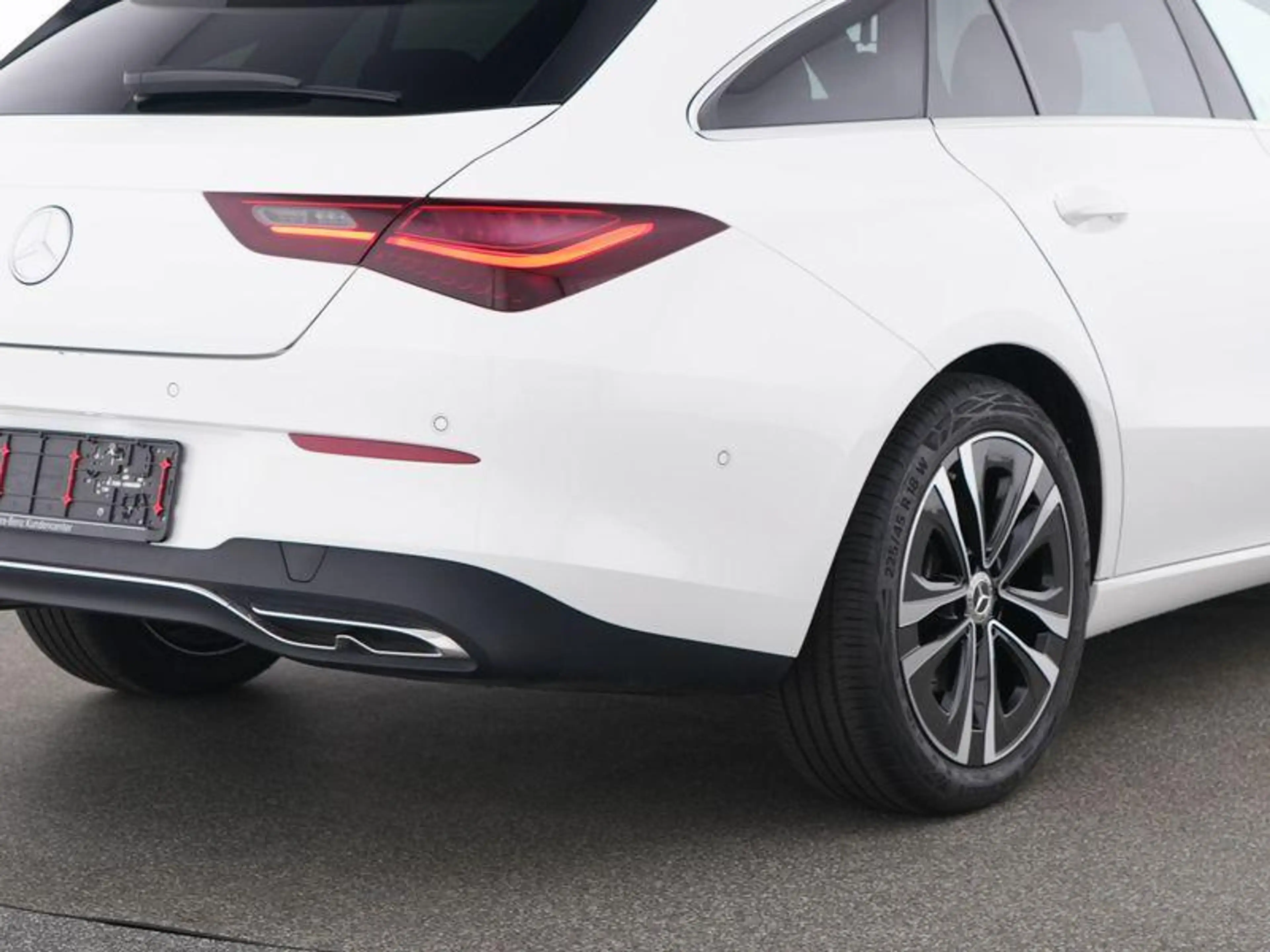 Mercedes-Benz CLA 180 Shooting Brake Luxury Line | Memory Zetels | 360° — photo 9