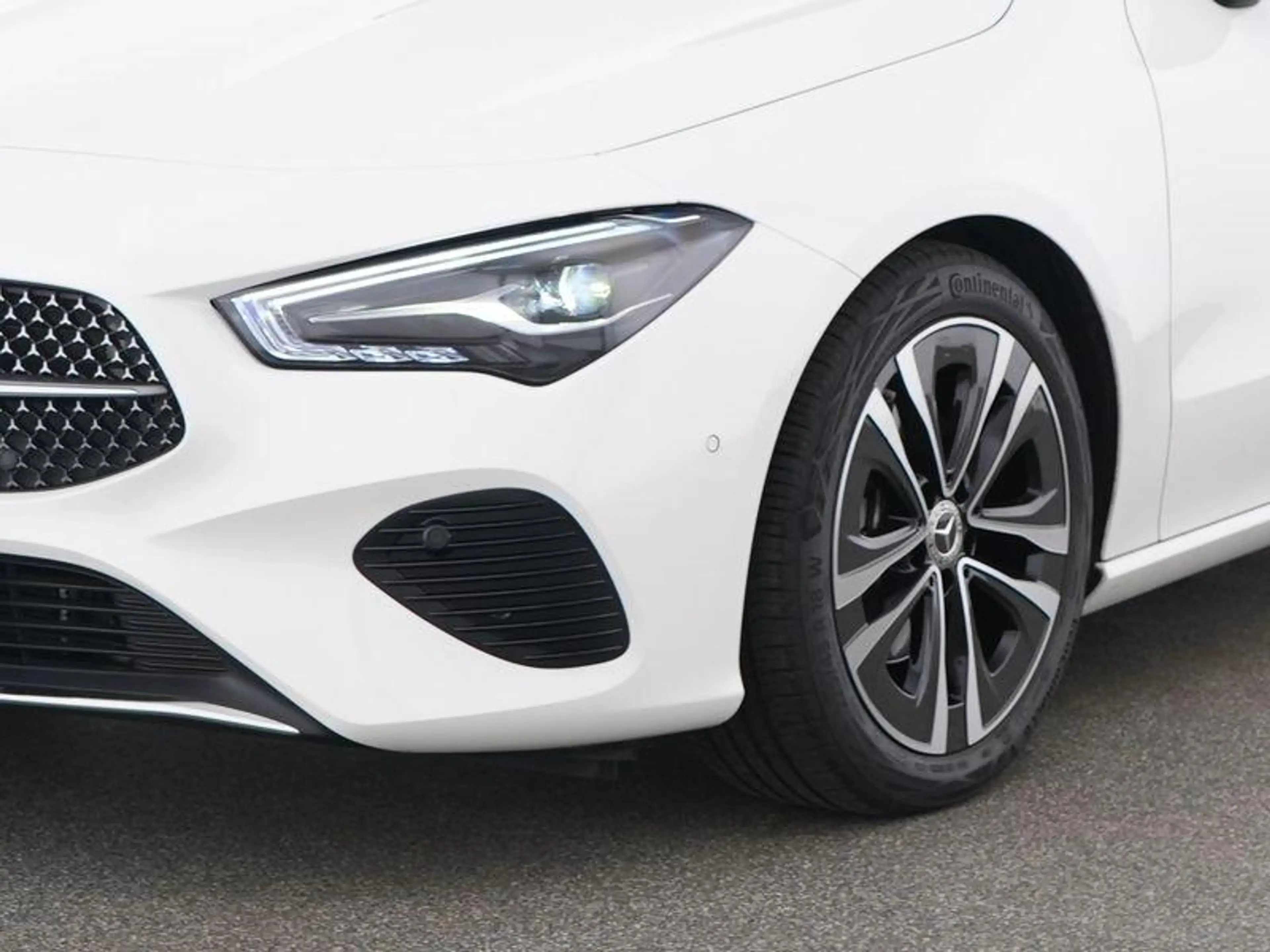 Mercedes-Benz CLA 180 Shooting Brake Luxury Line | Memory Zetels | 360° — photo 3