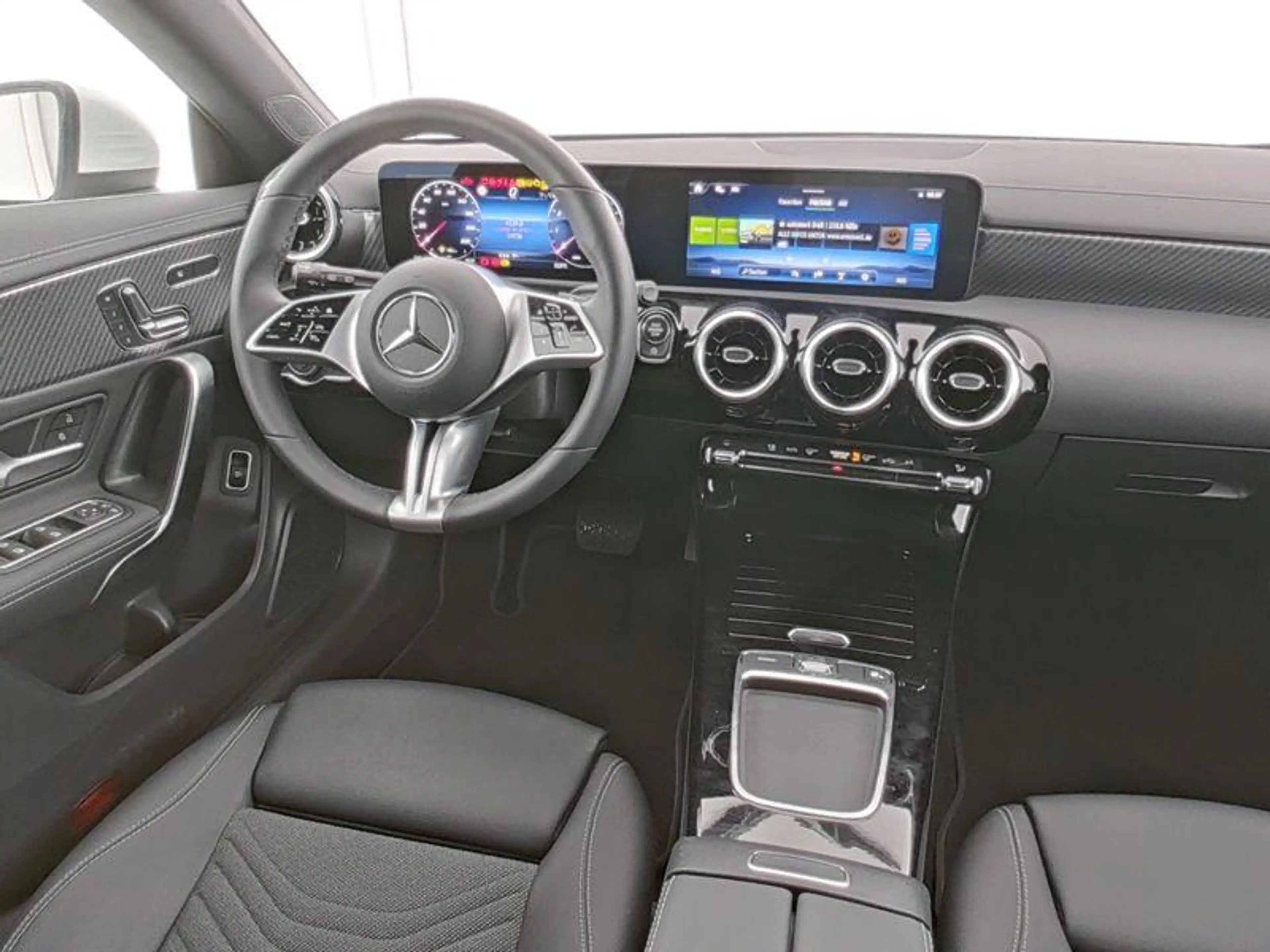Mercedes-Benz CLA 180 Shooting Brake Luxury Line | Memory Zetels | 360° — photo 5