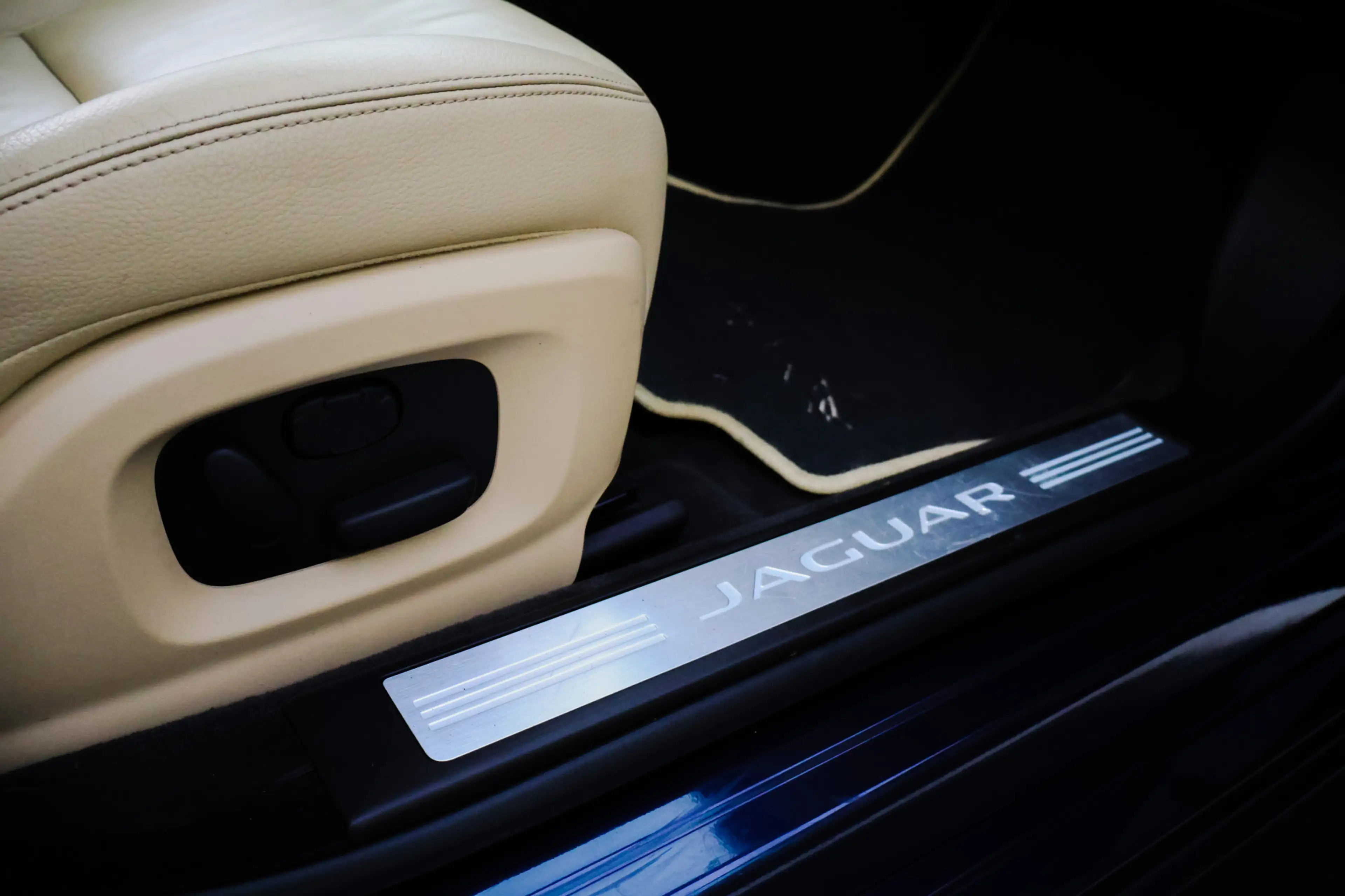 Jaguar XF 2.0 XENON | CAMERA | STOELVERW | KEYLESS | NAVI | — photo 27