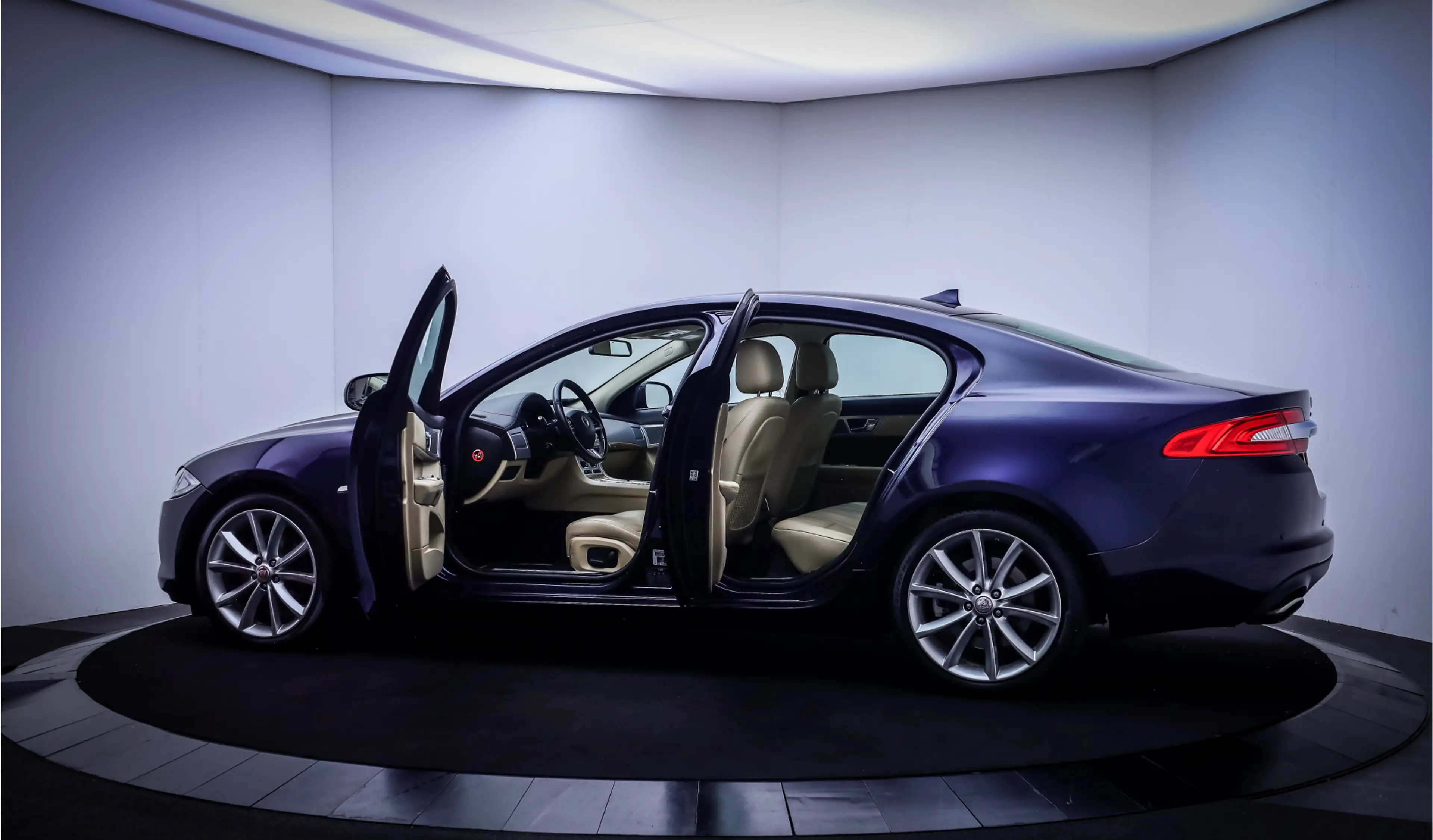 Jaguar XF 2.0 XENON | CAMERA | STOELVERW | KEYLESS | NAVI | — photo 9