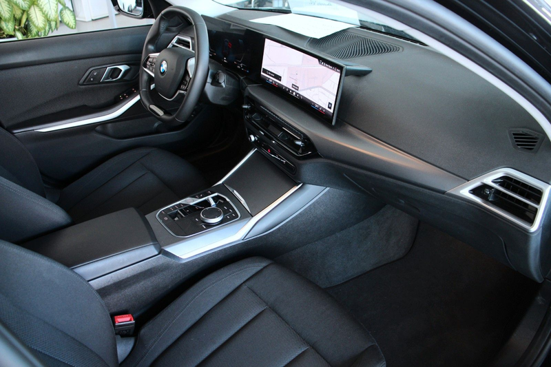 BMW 318 i (G21) *LED*HiFi*DrivAss*Widescreen*Navi — photo 13
