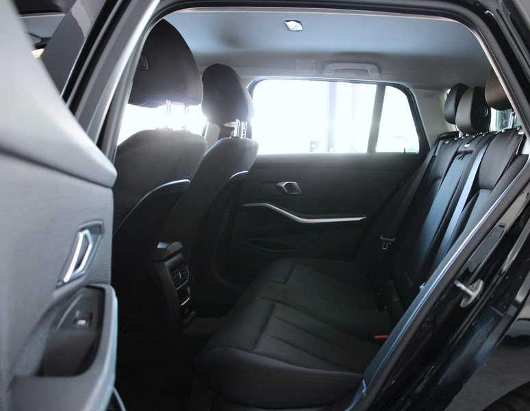 BMW 318 i (G21) *LED*HiFi*DrivAss*Widescreen*Navi — photo 14
