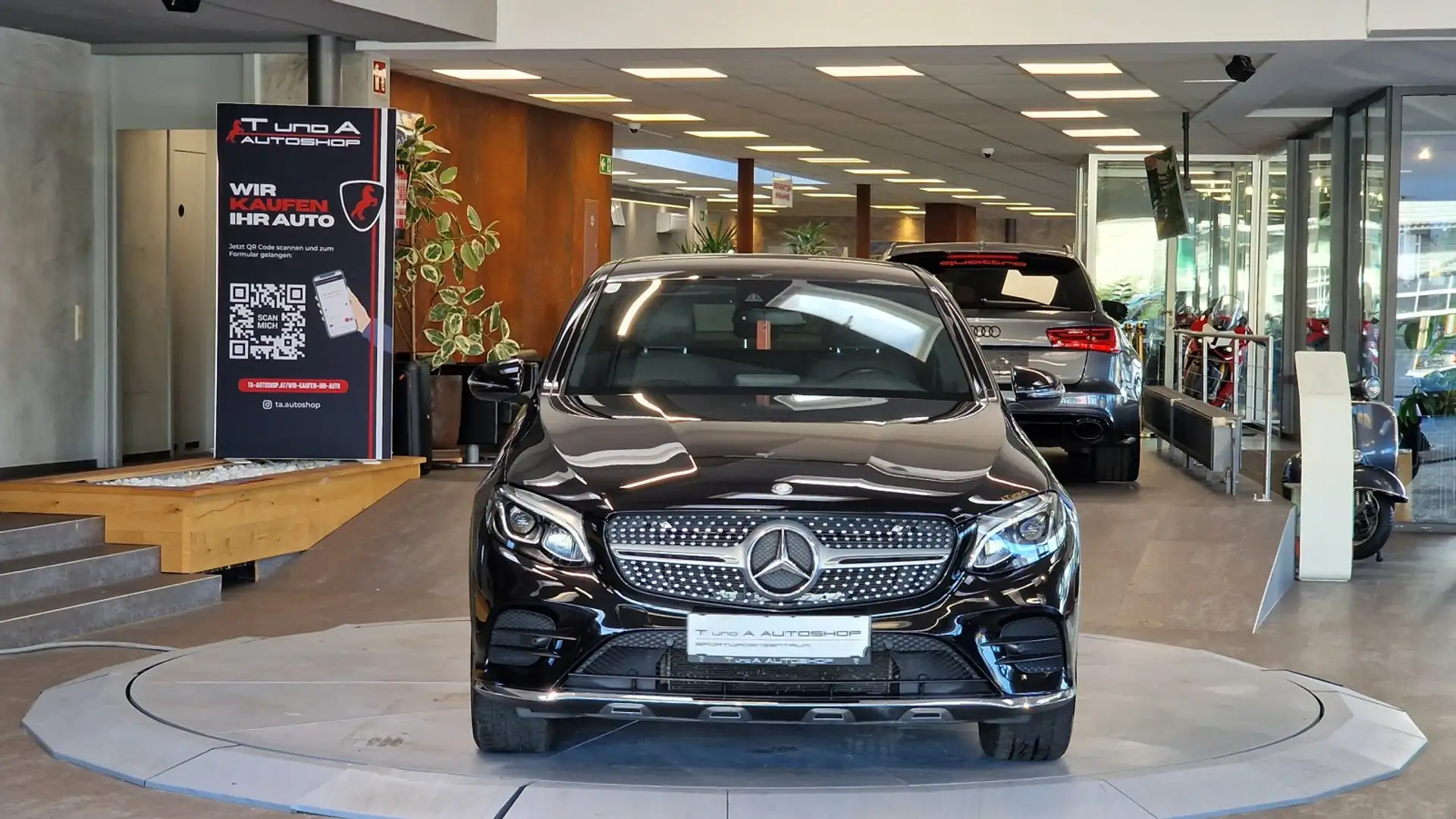 Mercedes-Benz GLC 220 d Coupe 4-Matic AMG-Paket Aut. *Kamera*Navi*Ambien Schwarz - 2