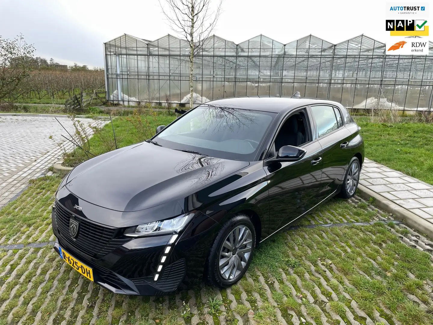 Peugeot 308 1.2 Turbo Active Pack Business Noir - 1