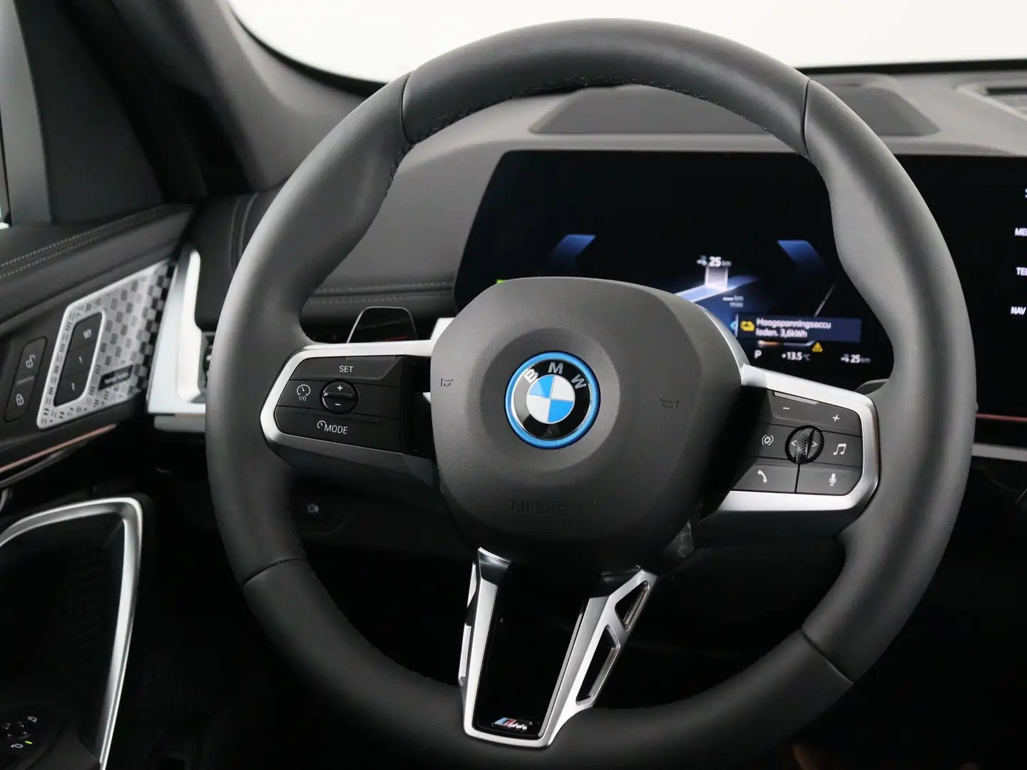 BMW iX1 eDrive20 M-Sport Pro Trekhaak Wit - 2
