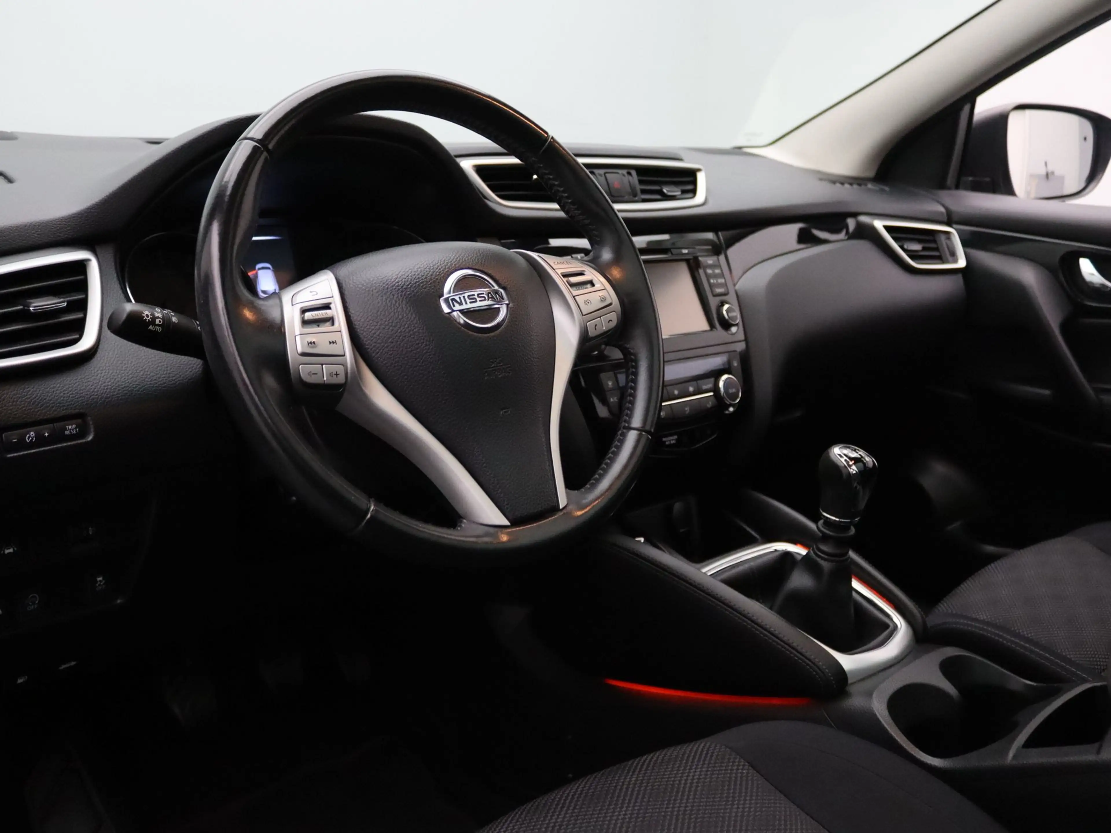 Nissan Qashqai 115pk N-Connecta Climate | Panoramadak — photo 3