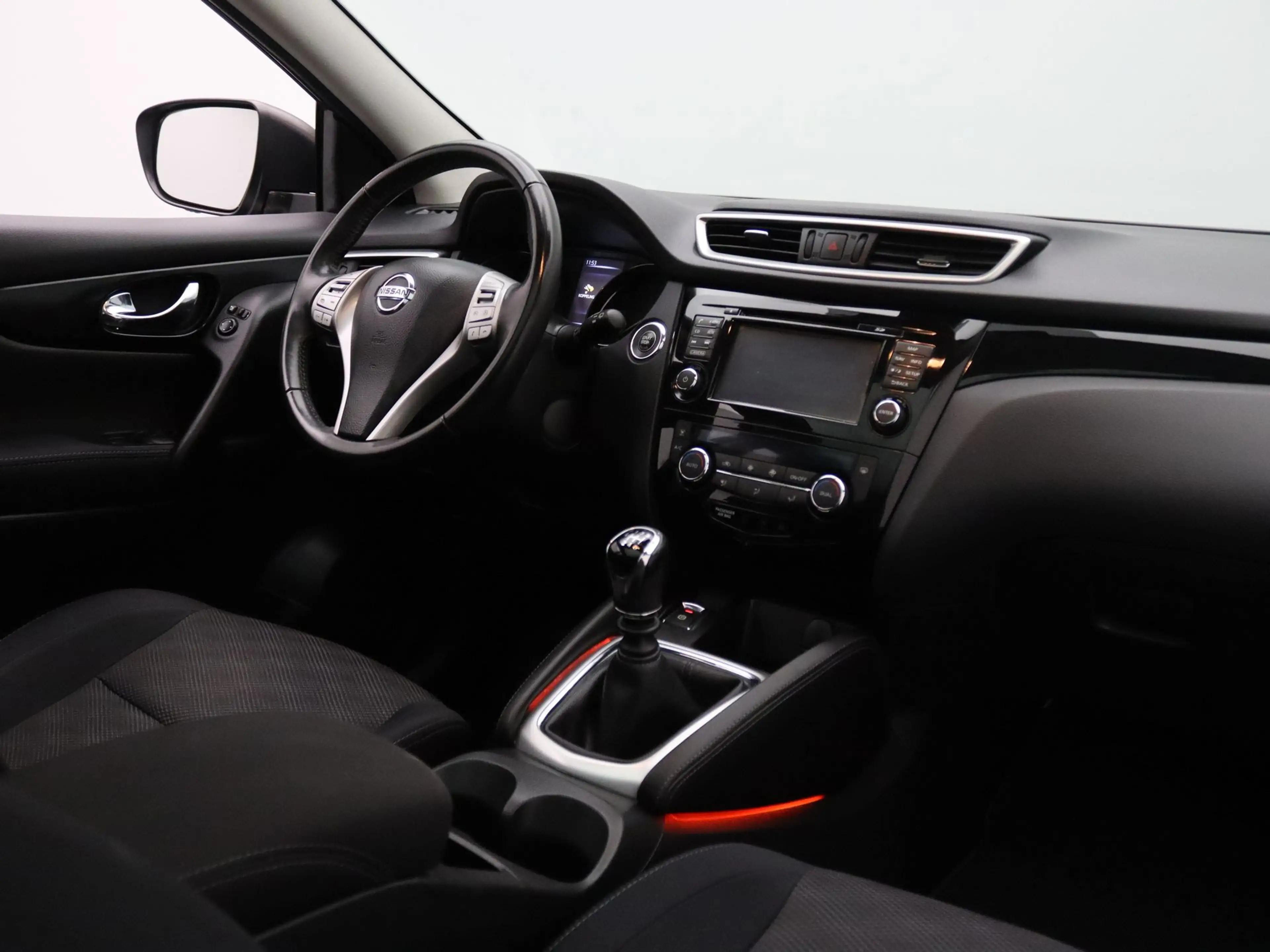 Nissan Qashqai 115pk N-Connecta Climate | Panoramadak — photo 29