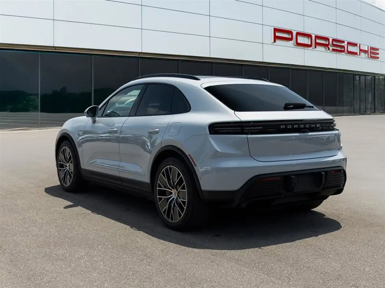 Porsche Macan снимка Porsche Macan