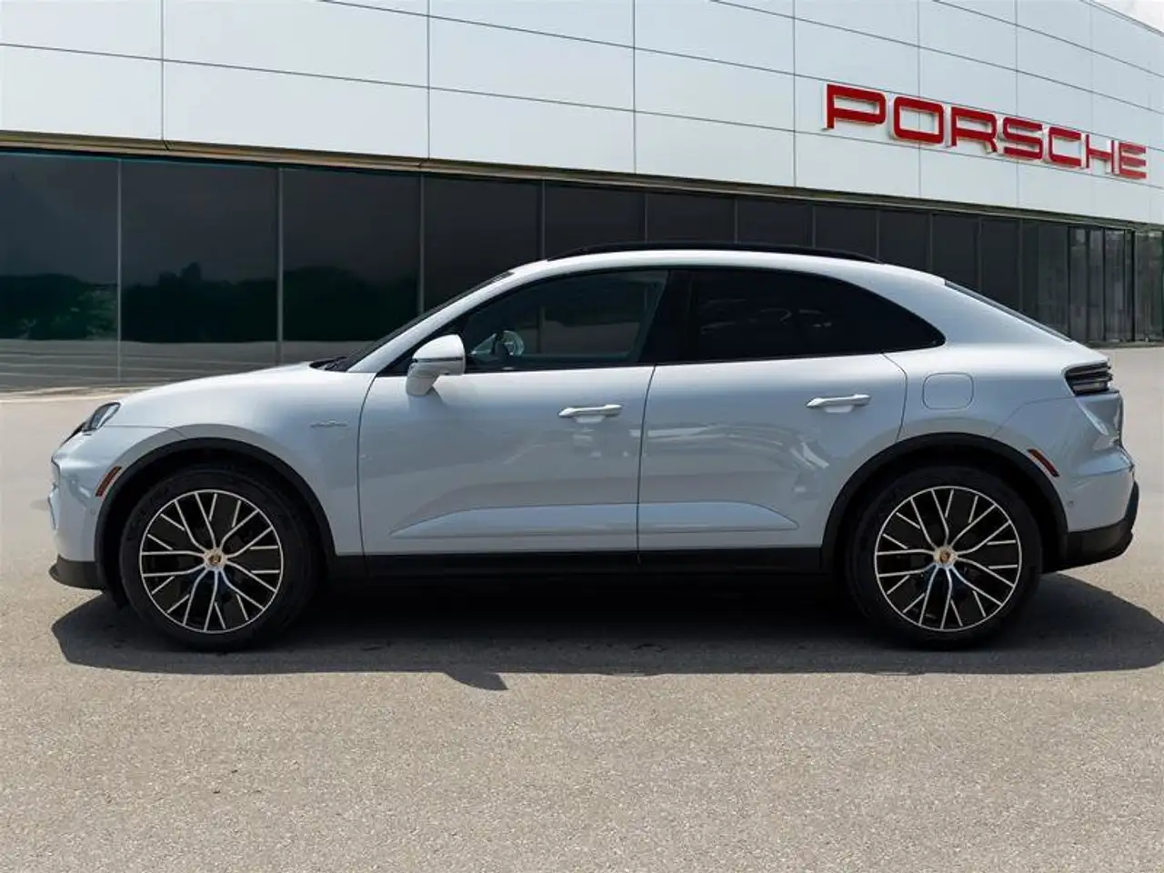 Porsche Macan снимка Porsche Macan