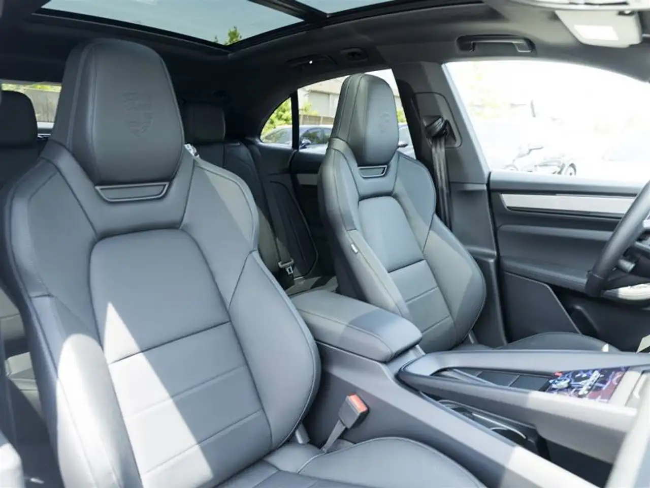 Porsche Macan снимка Porsche Macan