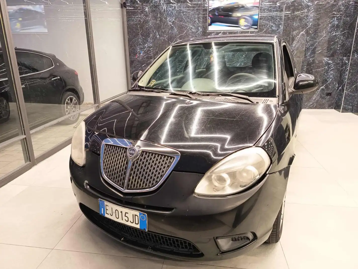 Lancia Ypsilon 1.2 69 CV Unyca Nero - 2
